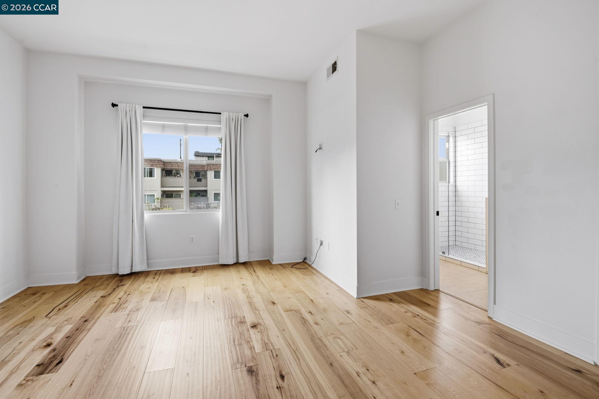 Detail Gallery Image 17 of 38 For 20402 Santa Ana Ave #4,  Newport Beach,  CA 92660 - 2 Beds | 2/1 Baths