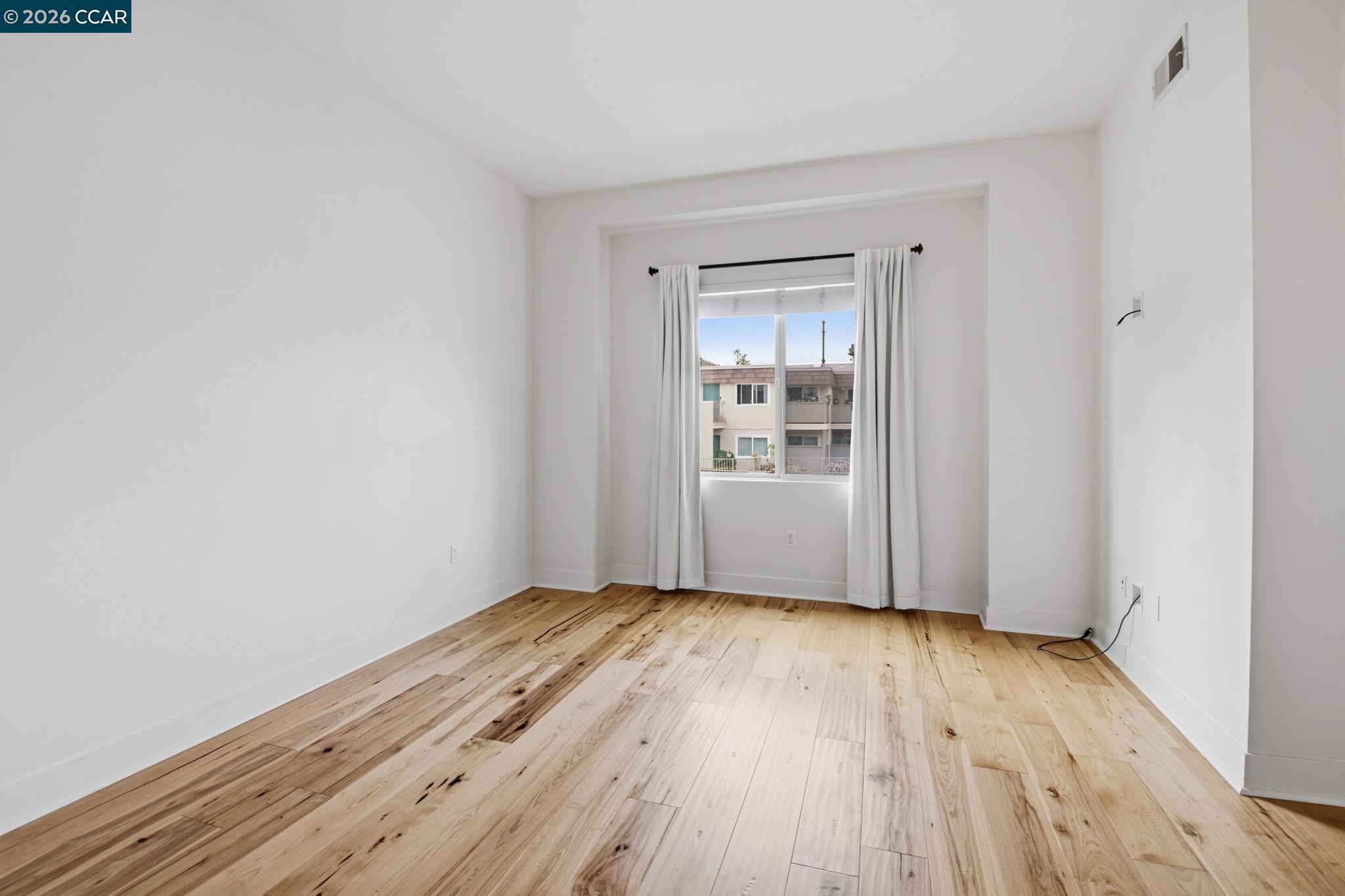 Detail Gallery Image 18 of 38 For 20402 Santa Ana Ave #4,  Newport Beach,  CA 92660 - 2 Beds | 2/1 Baths