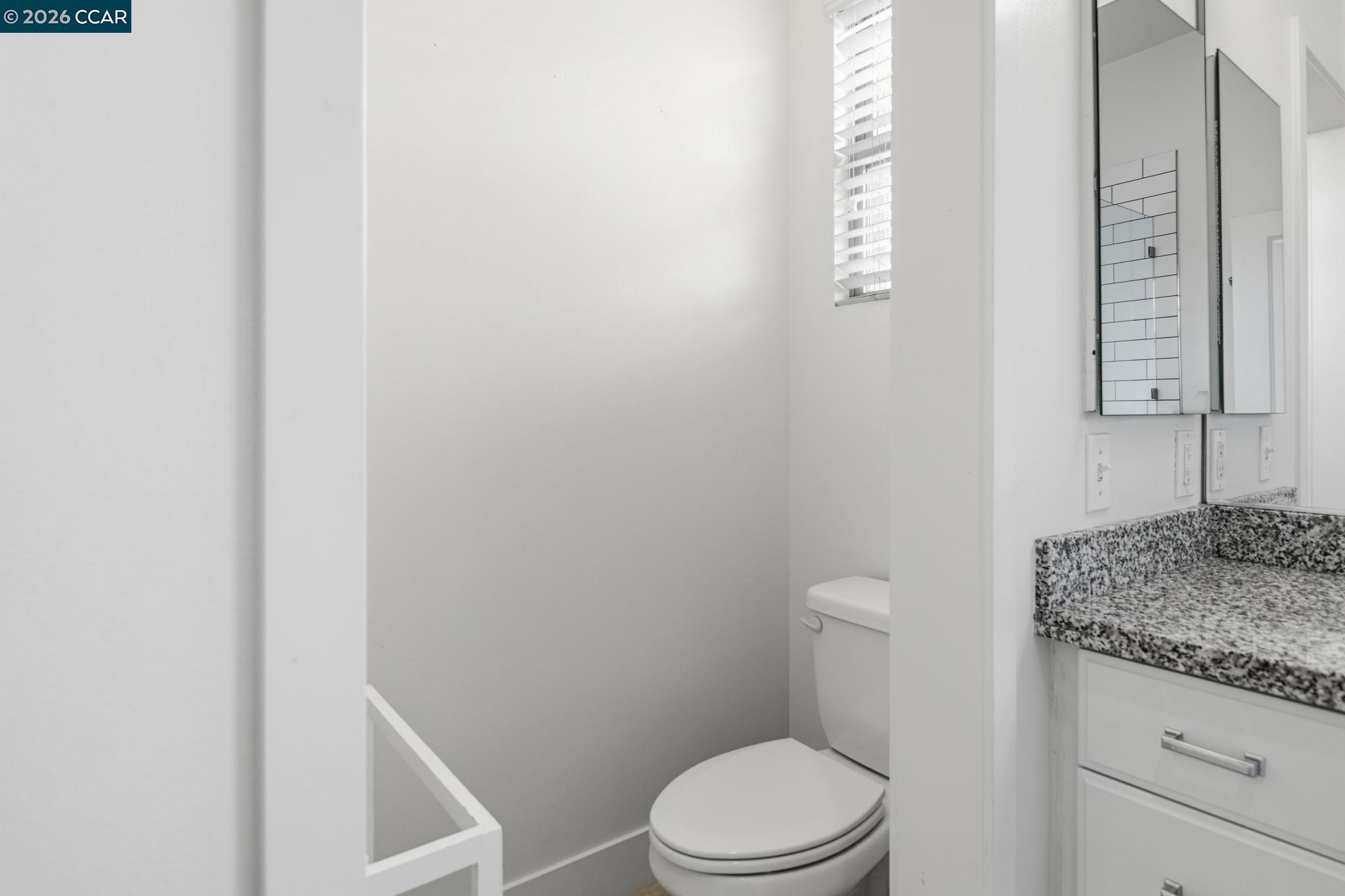 Detail Gallery Image 24 of 38 For 20402 Santa Ana Ave #4,  Newport Beach,  CA 92660 - 2 Beds | 2/1 Baths