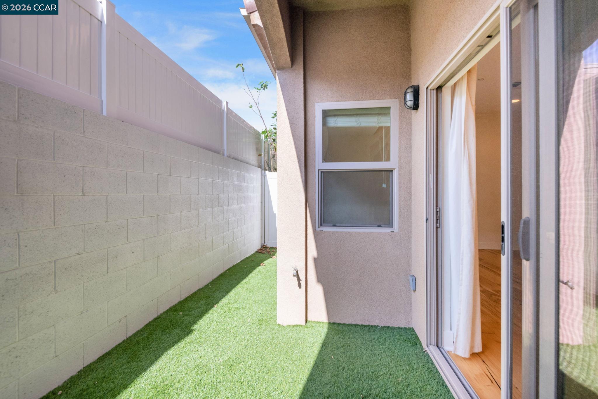 Detail Gallery Image 37 of 38 For 20402 Santa Ana Ave #4,  Newport Beach,  CA 92660 - 2 Beds | 2/1 Baths