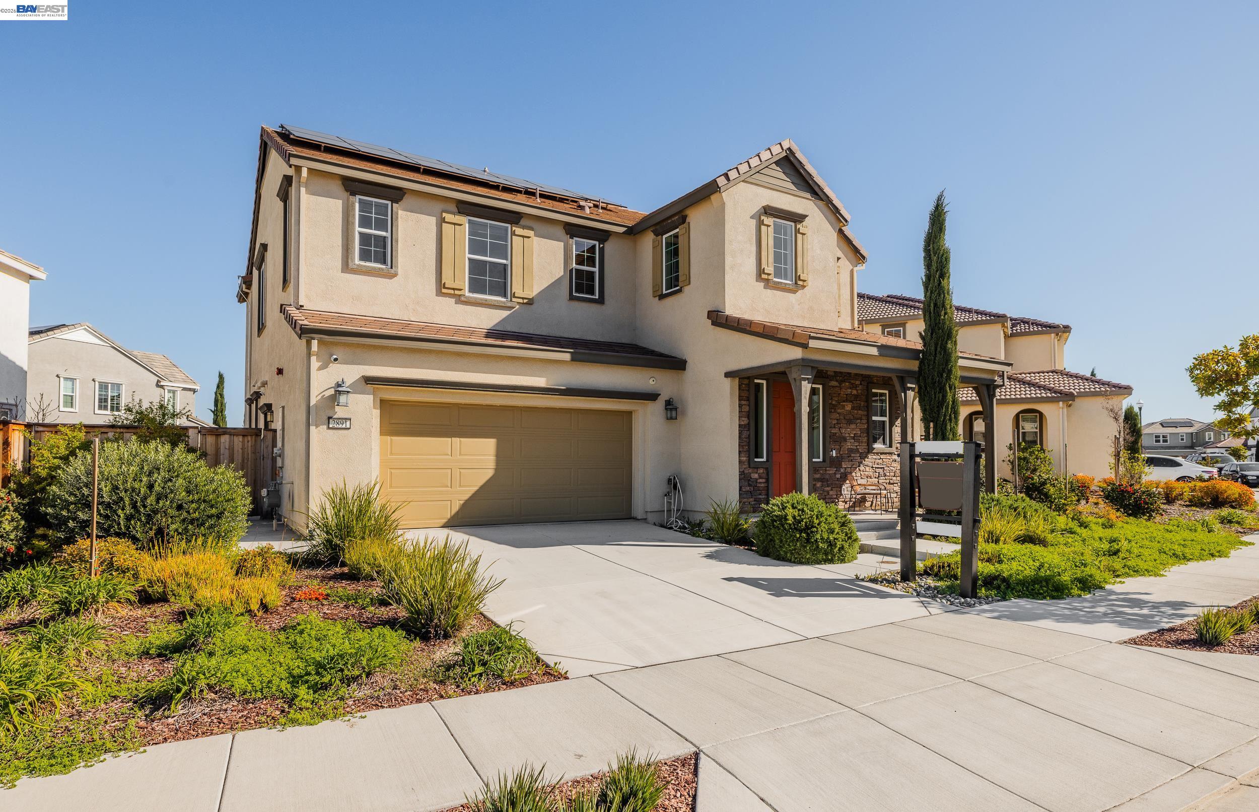 Detail Gallery Image 3 of 42 For 2891 Reyva Dhillon Ln, Tracy,  CA 95377 - 4 Beds | 3/1 Baths
