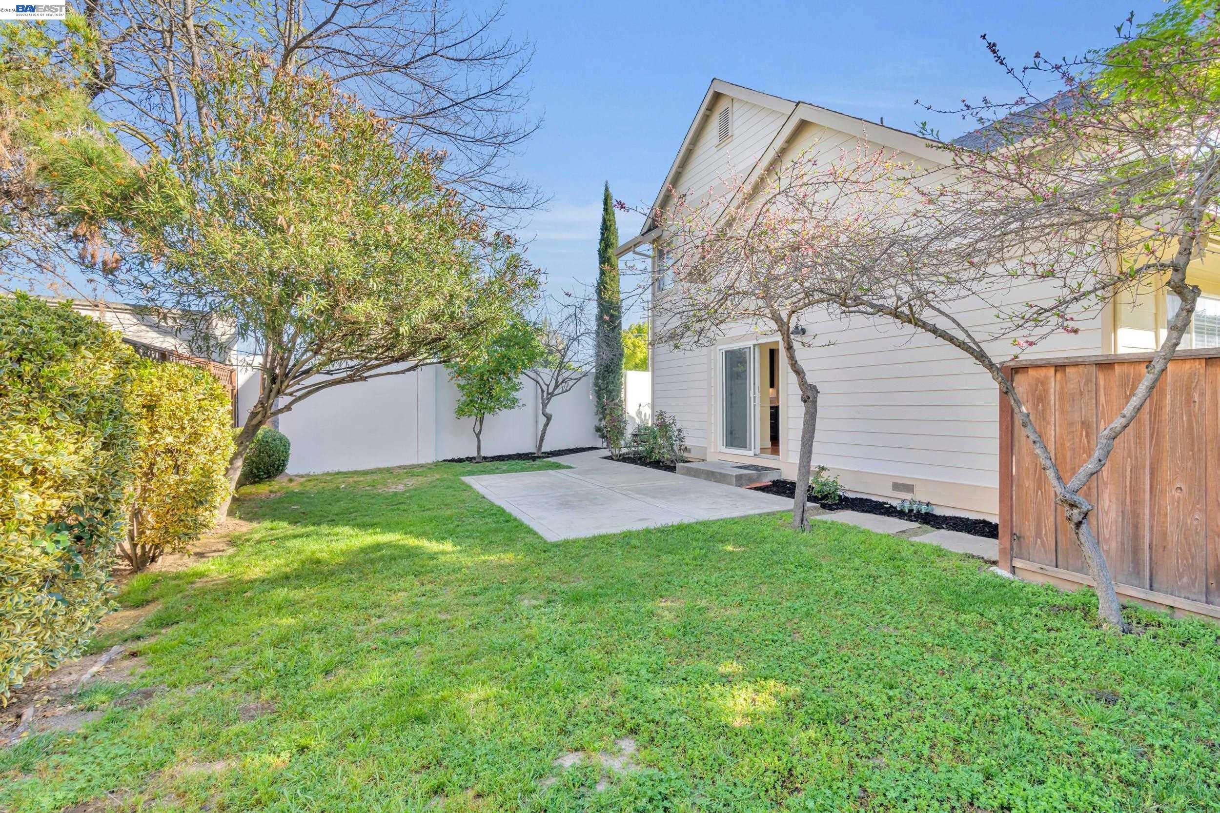 Detail Gallery Image 23 of 35 For 282 Del Valle Ct, Pleasanton,  CA 94566 - 4 Beds | 3 Baths