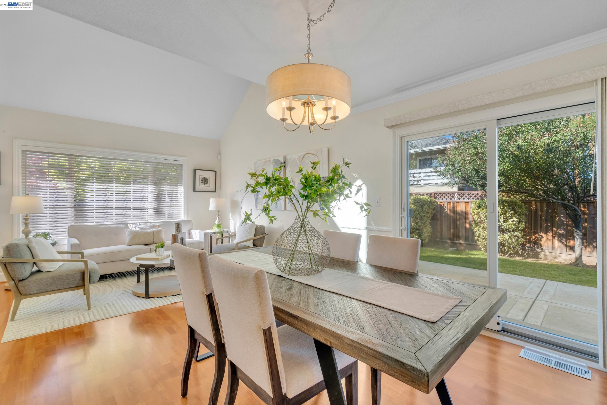 Detail Gallery Image 4 of 35 For 282 Del Valle Ct, Pleasanton,  CA 94566 - 4 Beds | 3 Baths