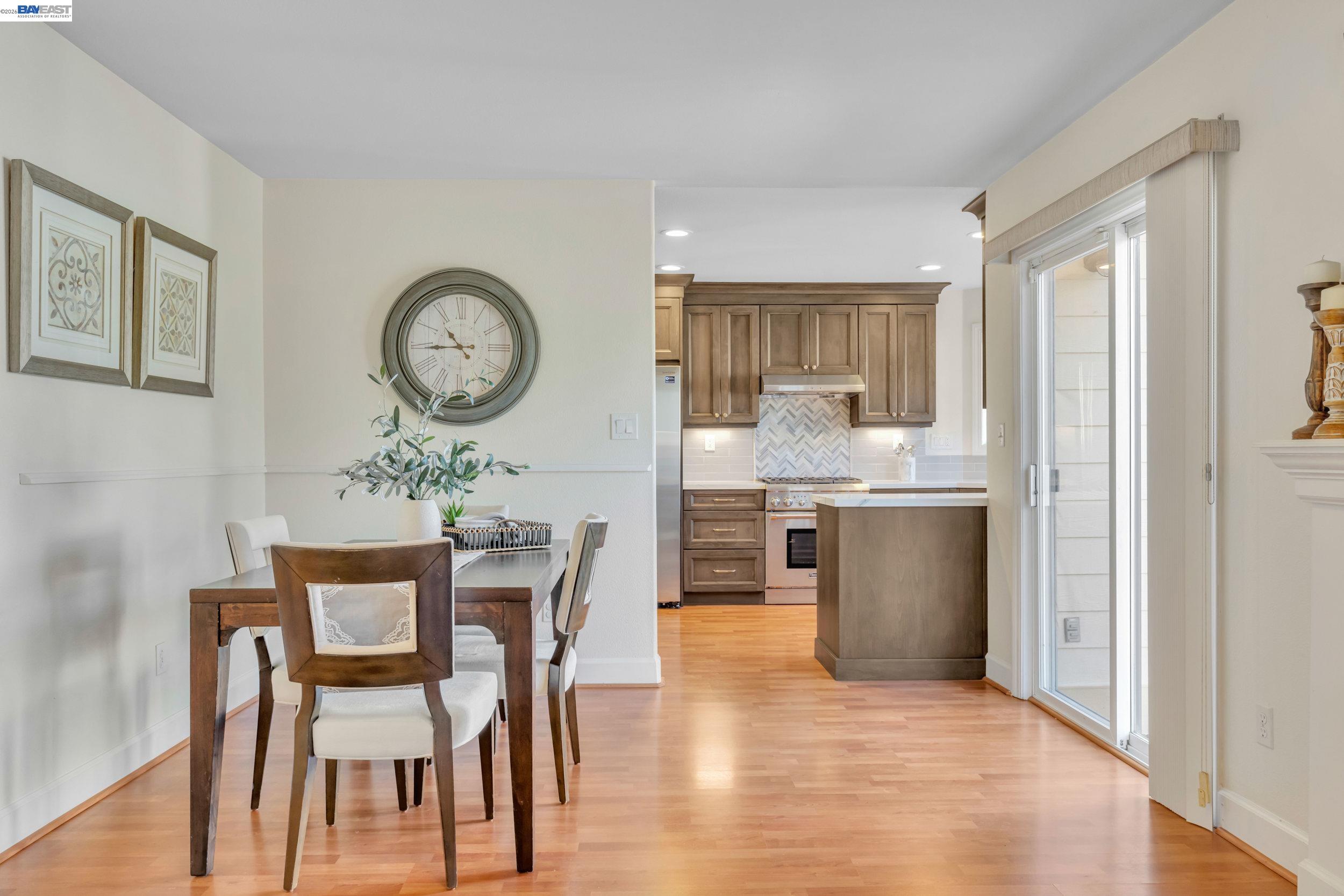 Detail Gallery Image 5 of 35 For 282 Del Valle Ct, Pleasanton,  CA 94566 - 4 Beds | 3 Baths