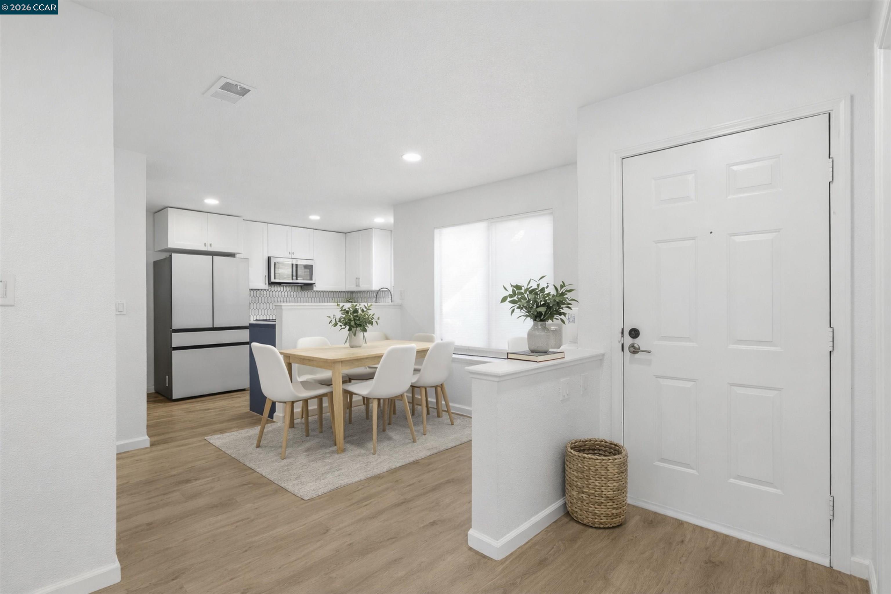 Photo #4: 41126889 Listing: Photo #4