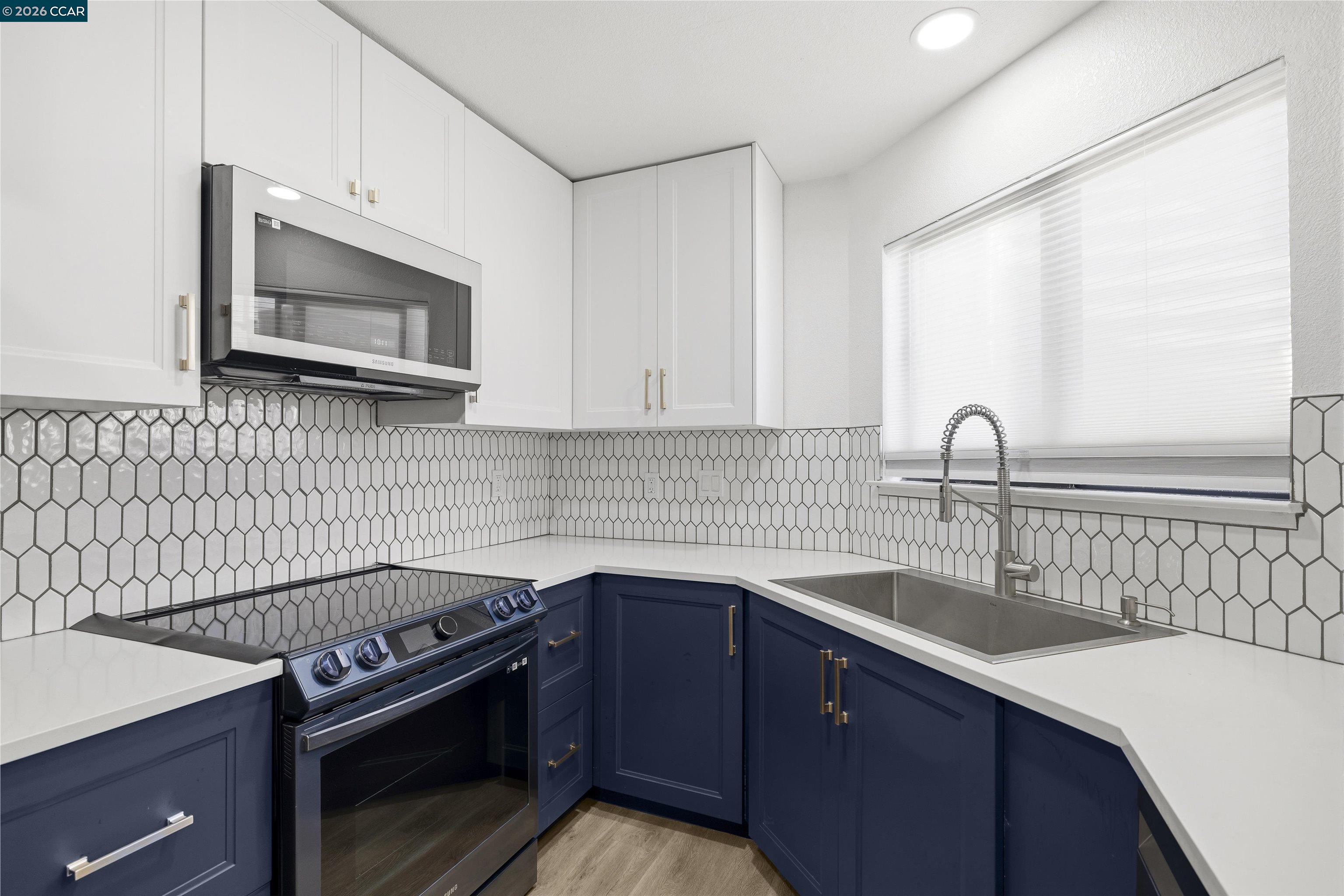 Photo #8: 41126889 Listing: Photo #8