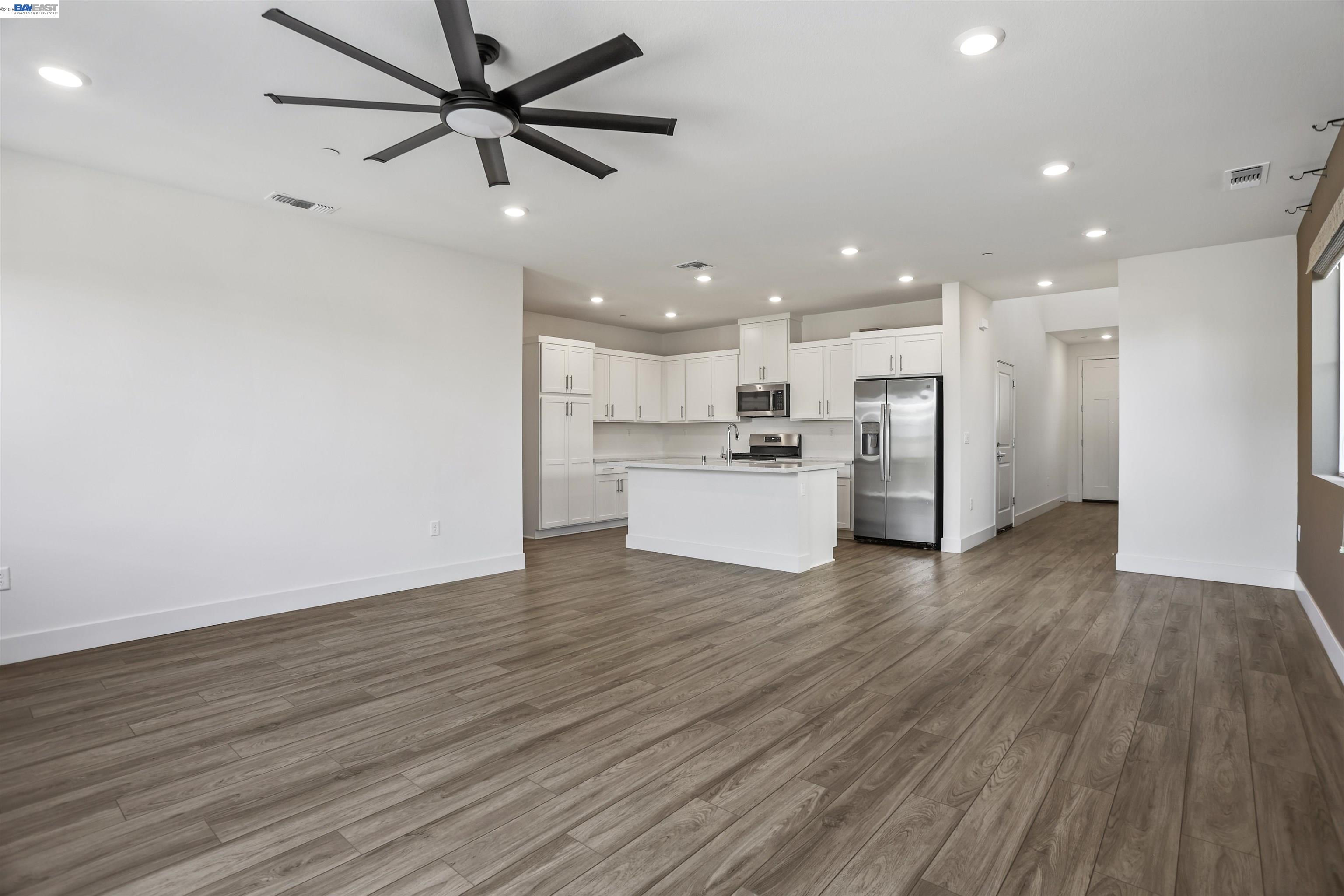 Detail Gallery Image 16 of 55 For 5996 Markham Dr, Tracy,  CA 95377 - 4 Beds | 3 Baths