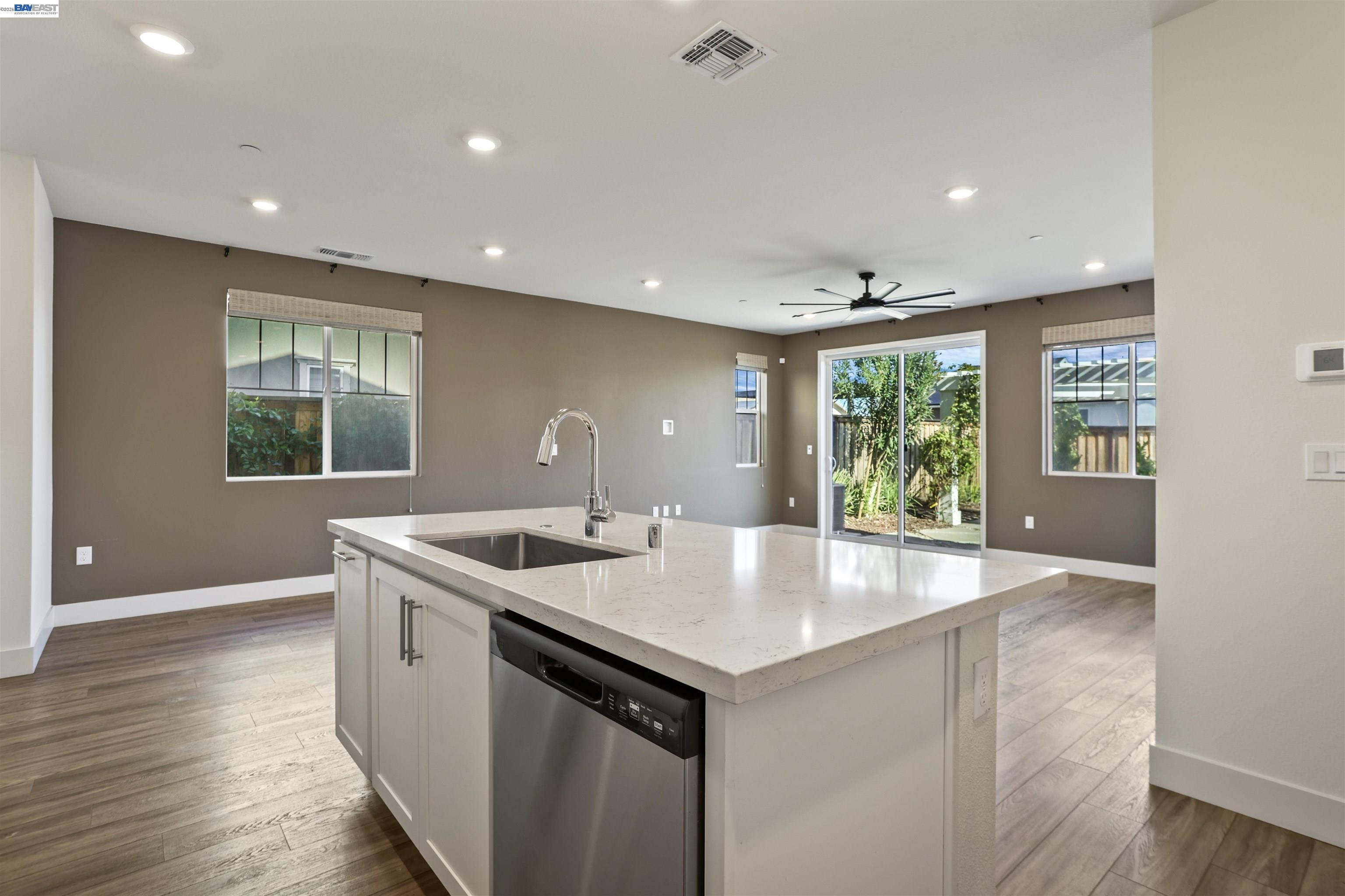 Detail Gallery Image 21 of 55 For 5996 Markham Dr, Tracy,  CA 95377 - 4 Beds | 3 Baths