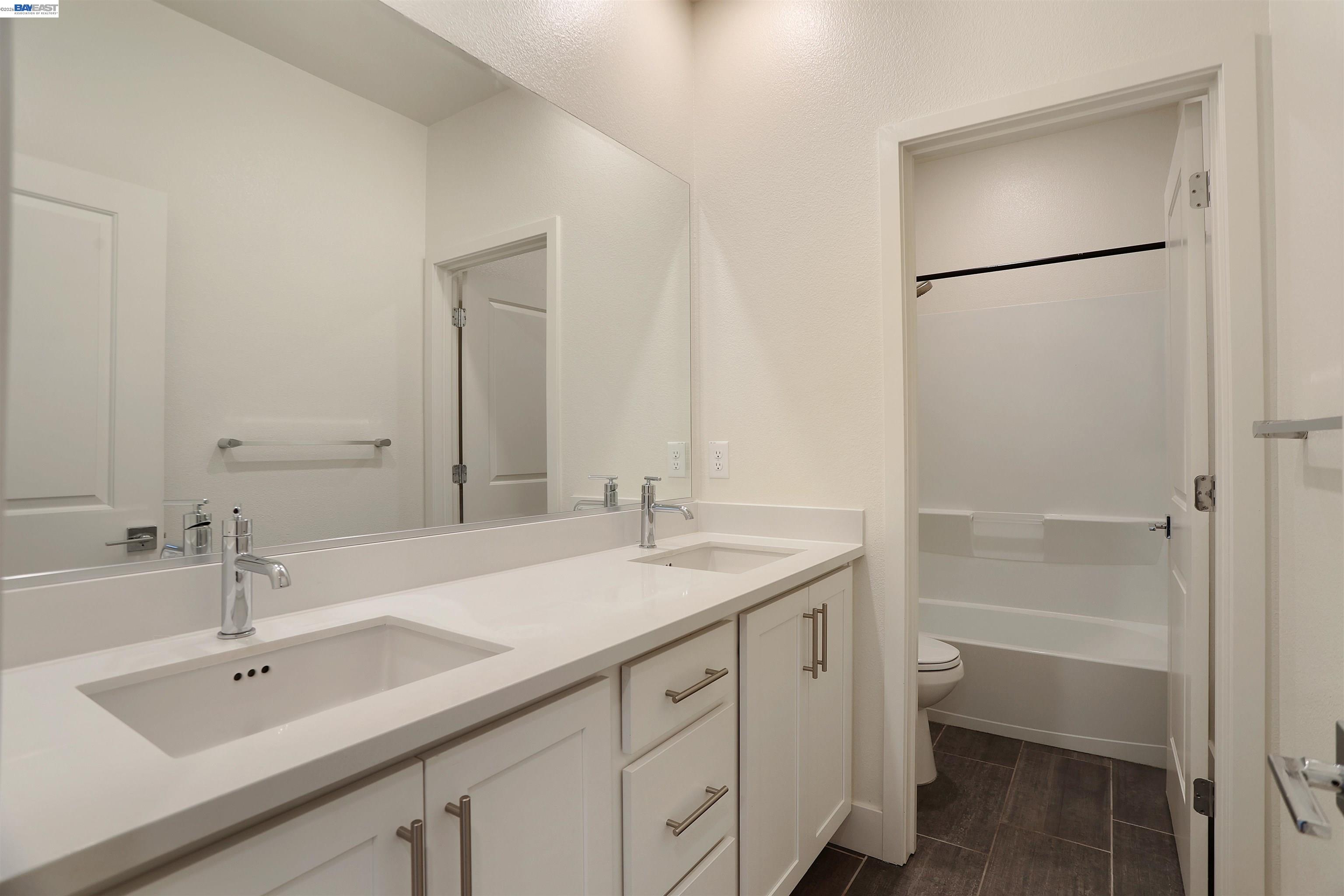 Detail Gallery Image 33 of 55 For 5996 Markham Dr, Tracy,  CA 95377 - 4 Beds | 3 Baths