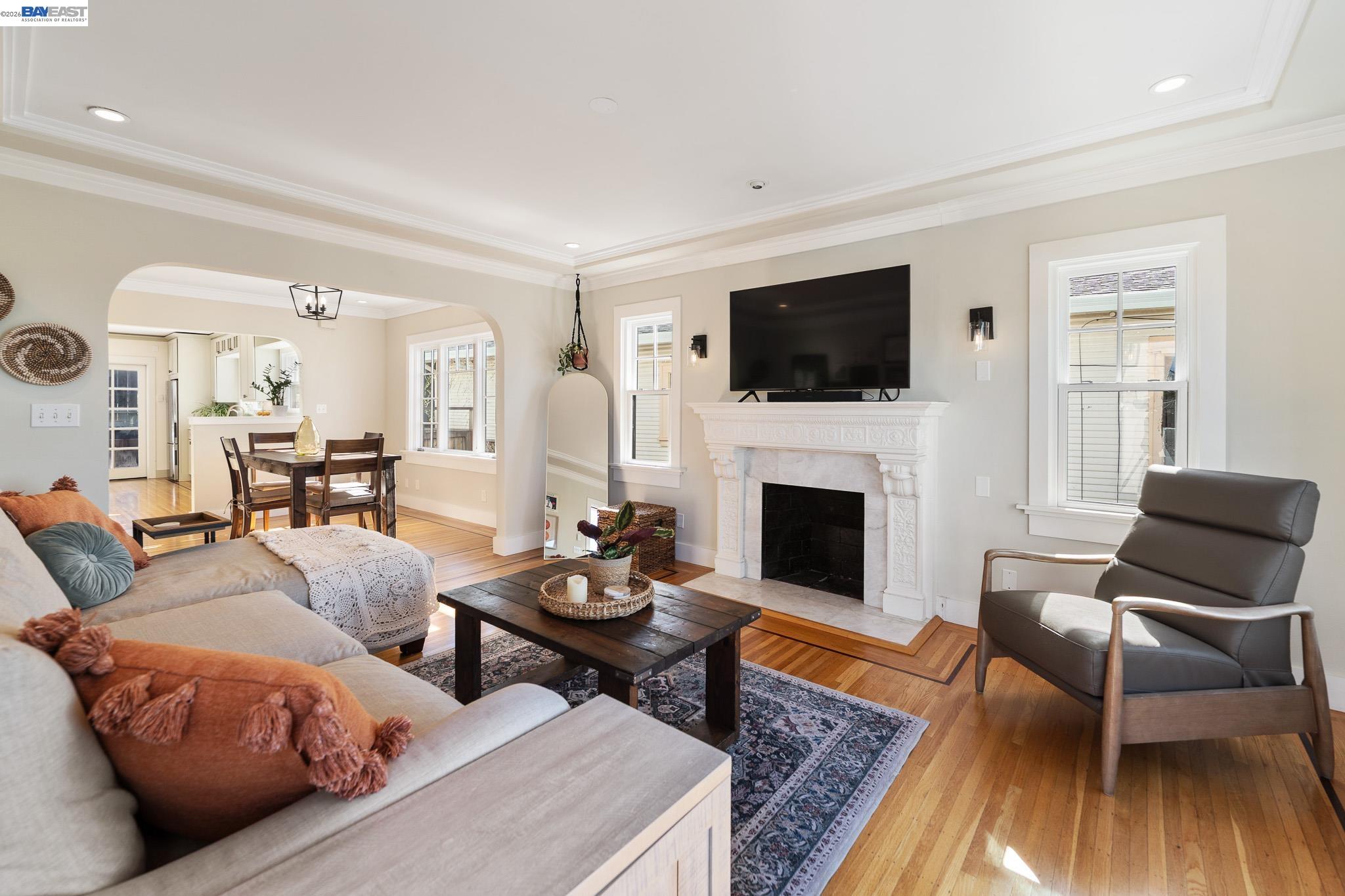 Detail Gallery Image 3 of 29 For 5146 Camden St, Oakland,  CA 94619 - 2 Beds | 2 Baths