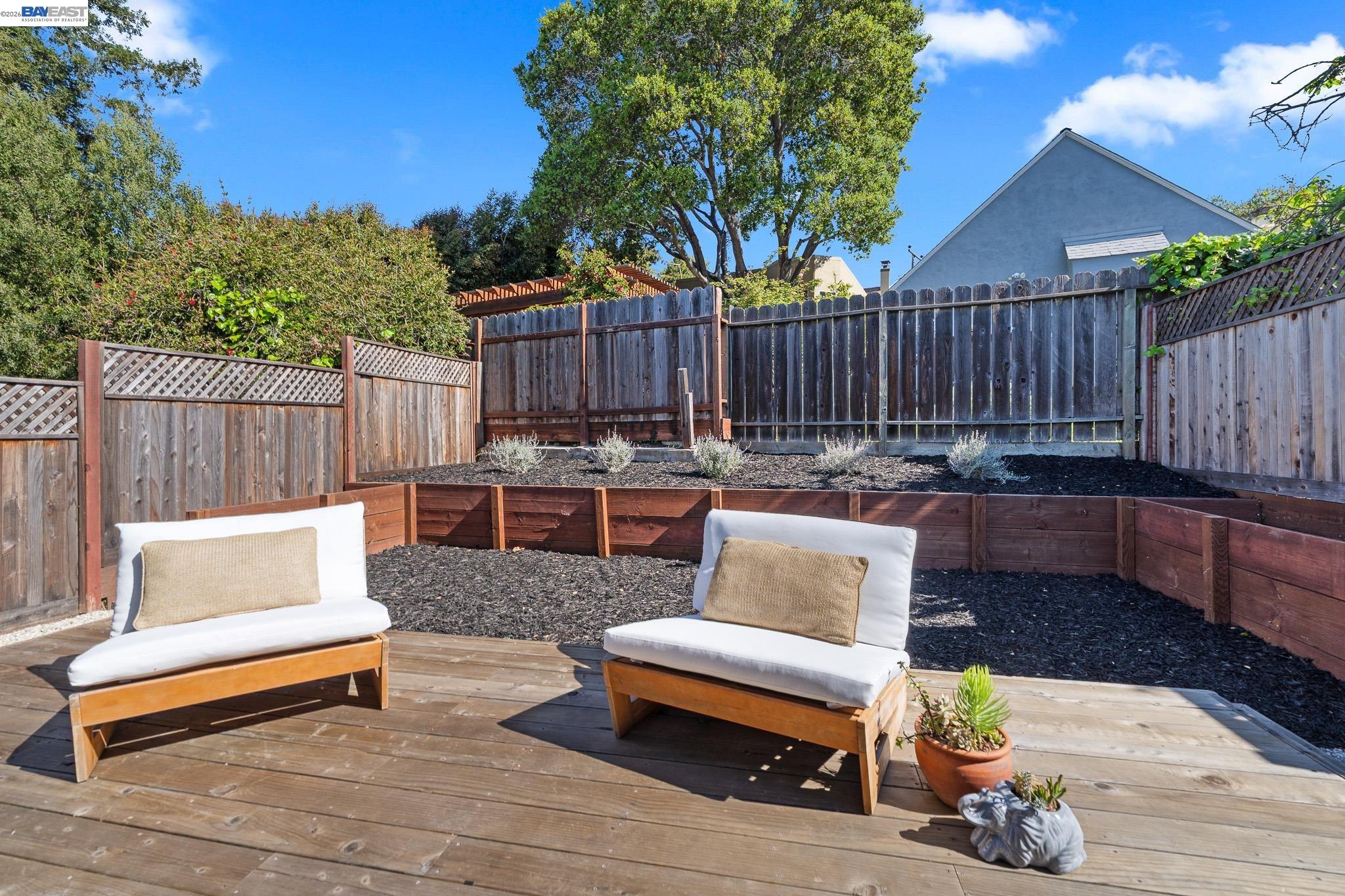 Detail Gallery Image 21 of 29 For 5146 Camden St, Oakland,  CA 94619 - 2 Beds | 2 Baths
