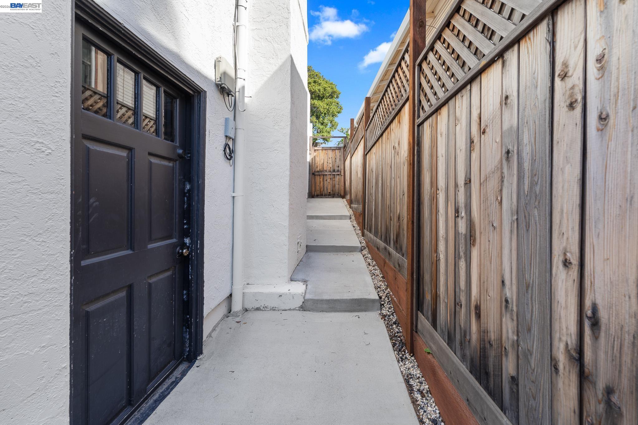 Detail Gallery Image 24 of 29 For 5146 Camden St, Oakland,  CA 94619 - 2 Beds | 2 Baths