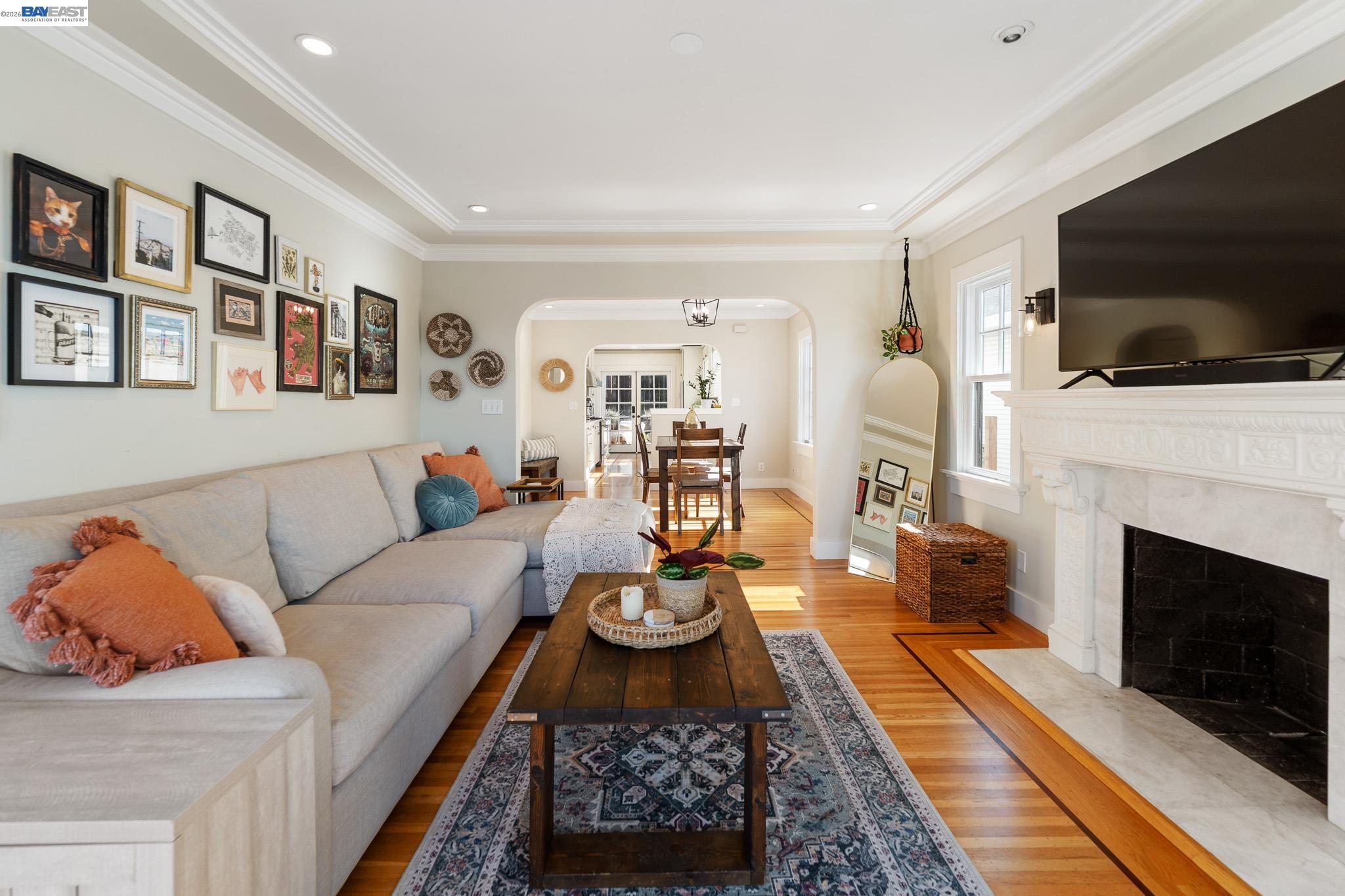 Detail Gallery Image 4 of 29 For 5146 Camden St, Oakland,  CA 94619 - 2 Beds | 2 Baths