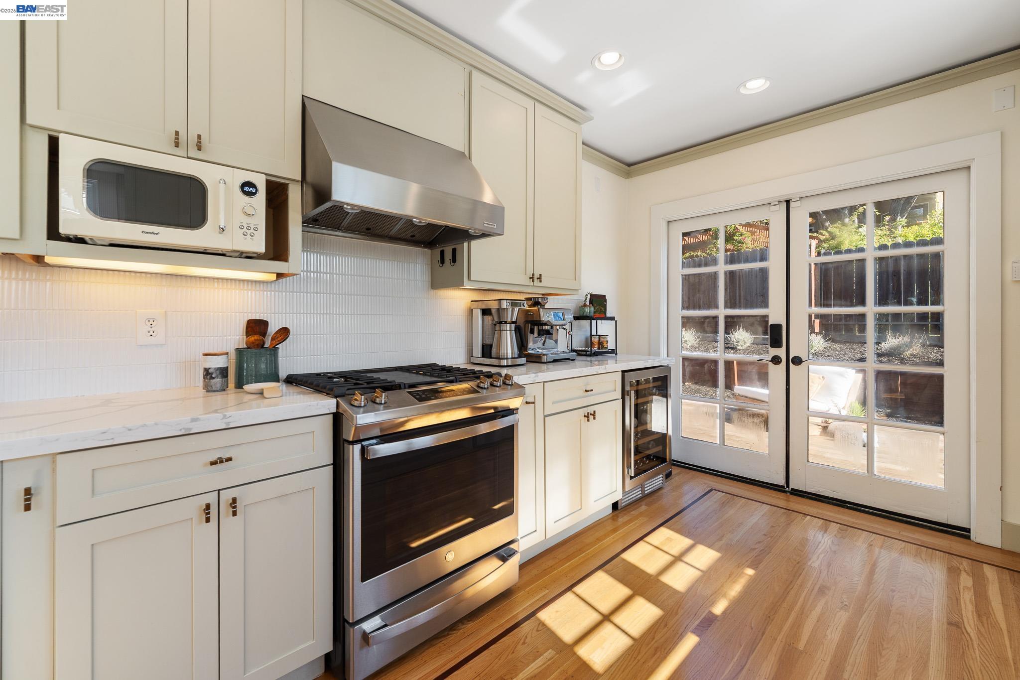 Detail Gallery Image 9 of 29 For 5146 Camden St, Oakland,  CA 94619 - 2 Beds | 2 Baths