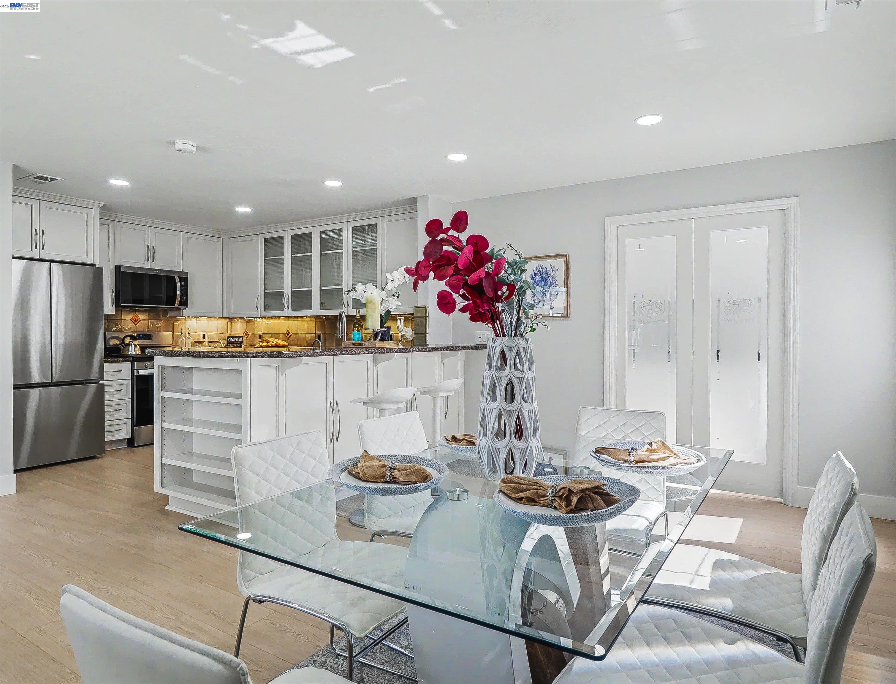 Detail Gallery Image 11 of 40 For 3210 Rama Dr, San Jose,  CA 95124 - 3 Beds | 2 Baths