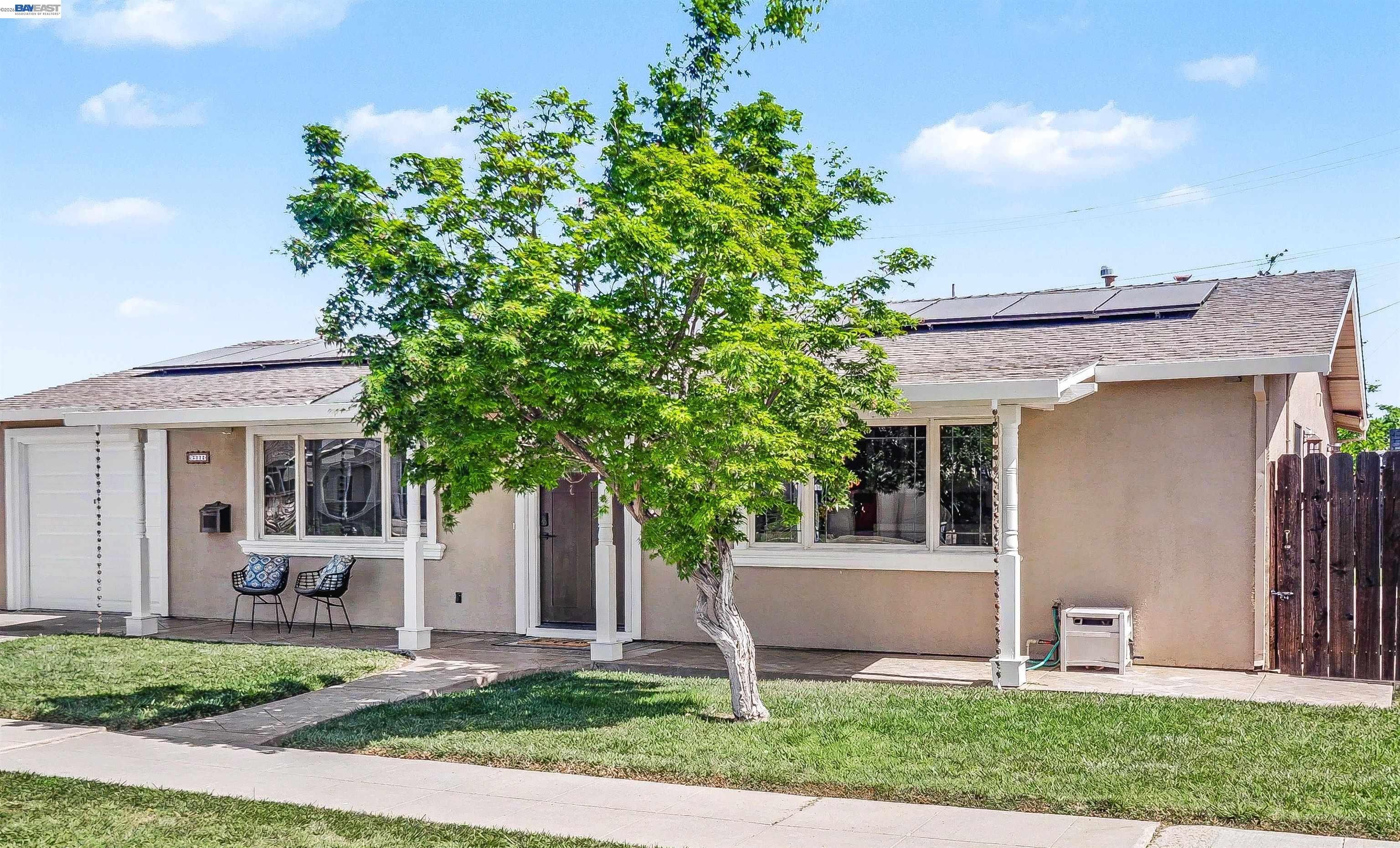 Detail Gallery Image 4 of 40 For 3210 Rama Dr, San Jose,  CA 95124 - 3 Beds | 2 Baths