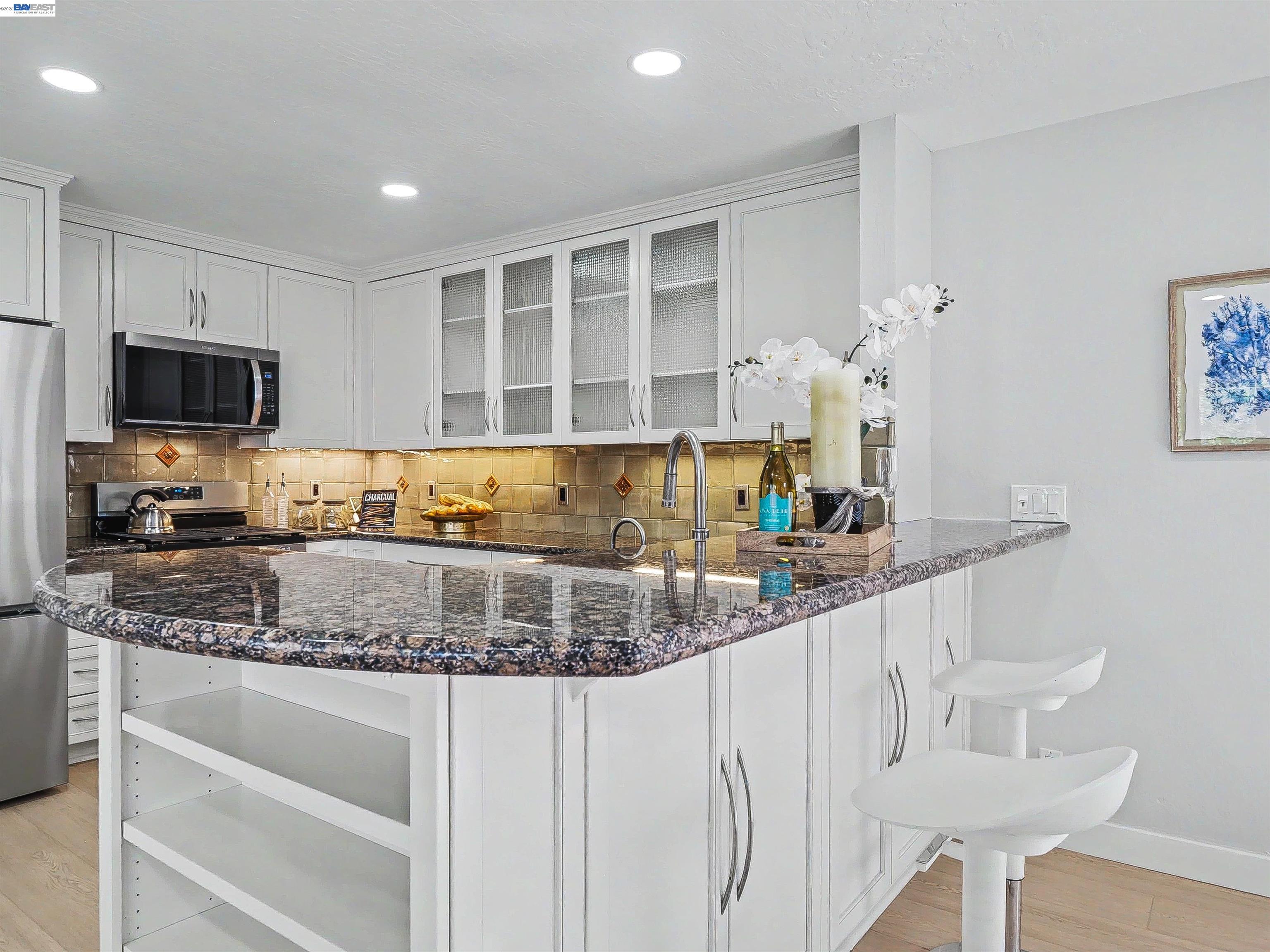 Detail Gallery Image 6 of 40 For 3210 Rama Dr, San Jose,  CA 95124 - 3 Beds | 2 Baths