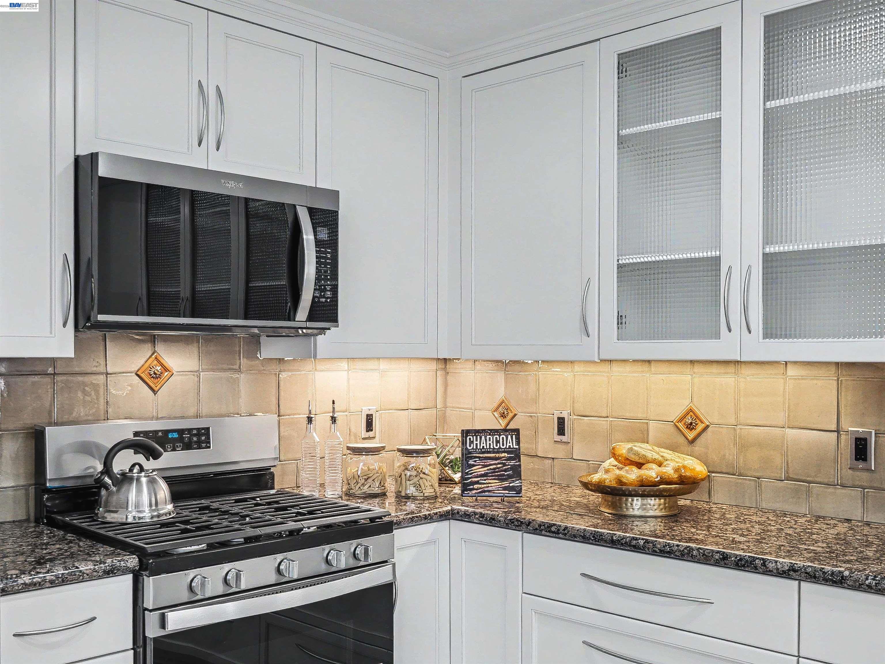 Detail Gallery Image 7 of 40 For 3210 Rama Dr, San Jose,  CA 95124 - 3 Beds | 2 Baths