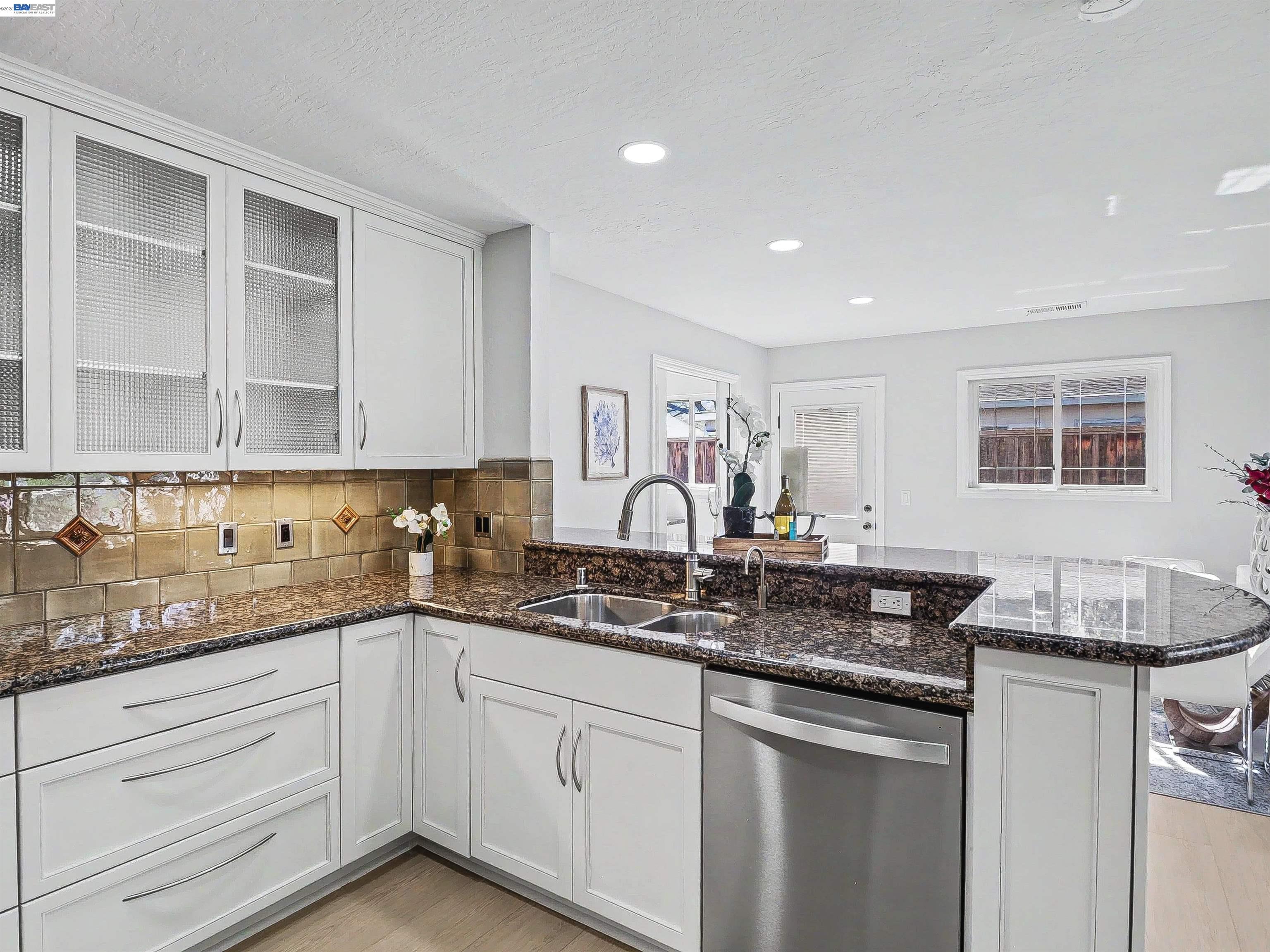 Detail Gallery Image 8 of 40 For 3210 Rama Dr, San Jose,  CA 95124 - 3 Beds | 2 Baths