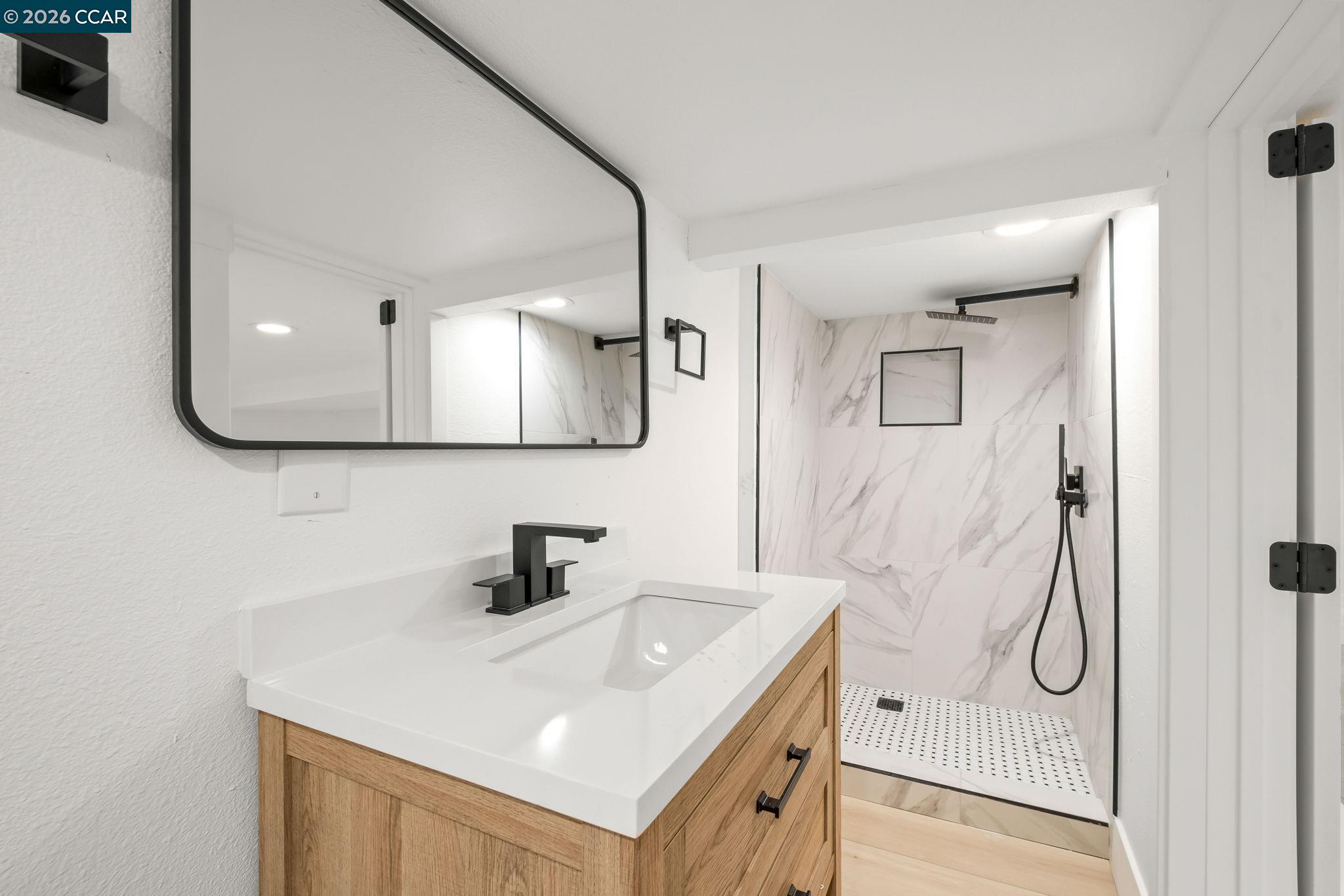 Detail Gallery Image 19 of 30 For 1920 Linden St, Oakland,  CA 94607 - 3 Beds | 2/1 Baths