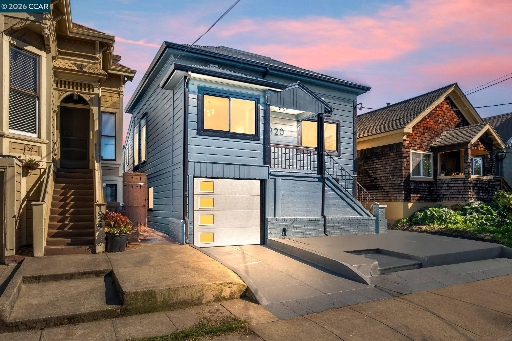 Detail Gallery Image 3 of 29 For 1920 Linden St, Oakland,  CA 94607 - 3 Beds | 2/1 Baths