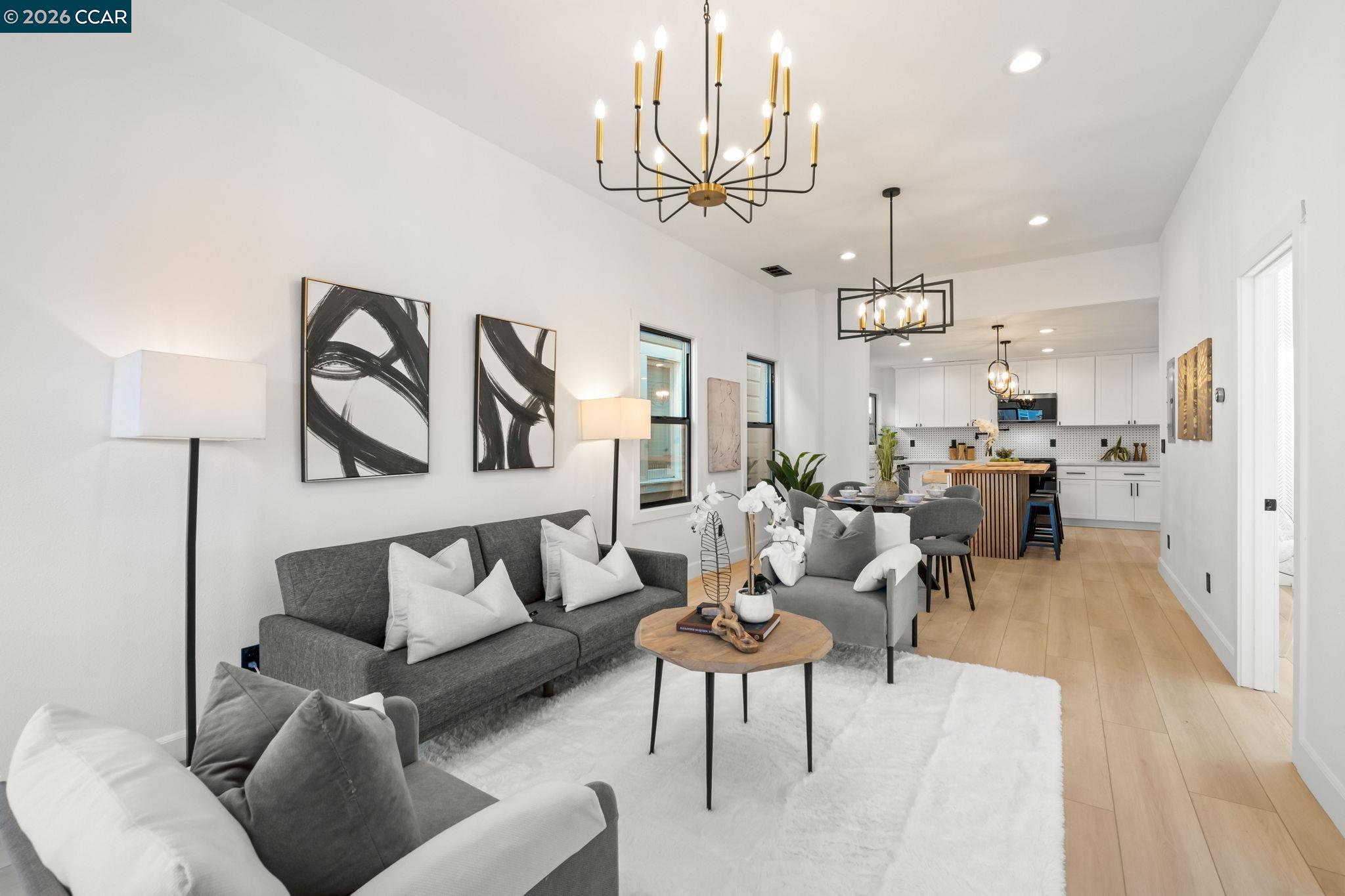 Detail Gallery Image 6 of 30 For 1920 Linden St, Oakland,  CA 94607 - 3 Beds | 2/1 Baths