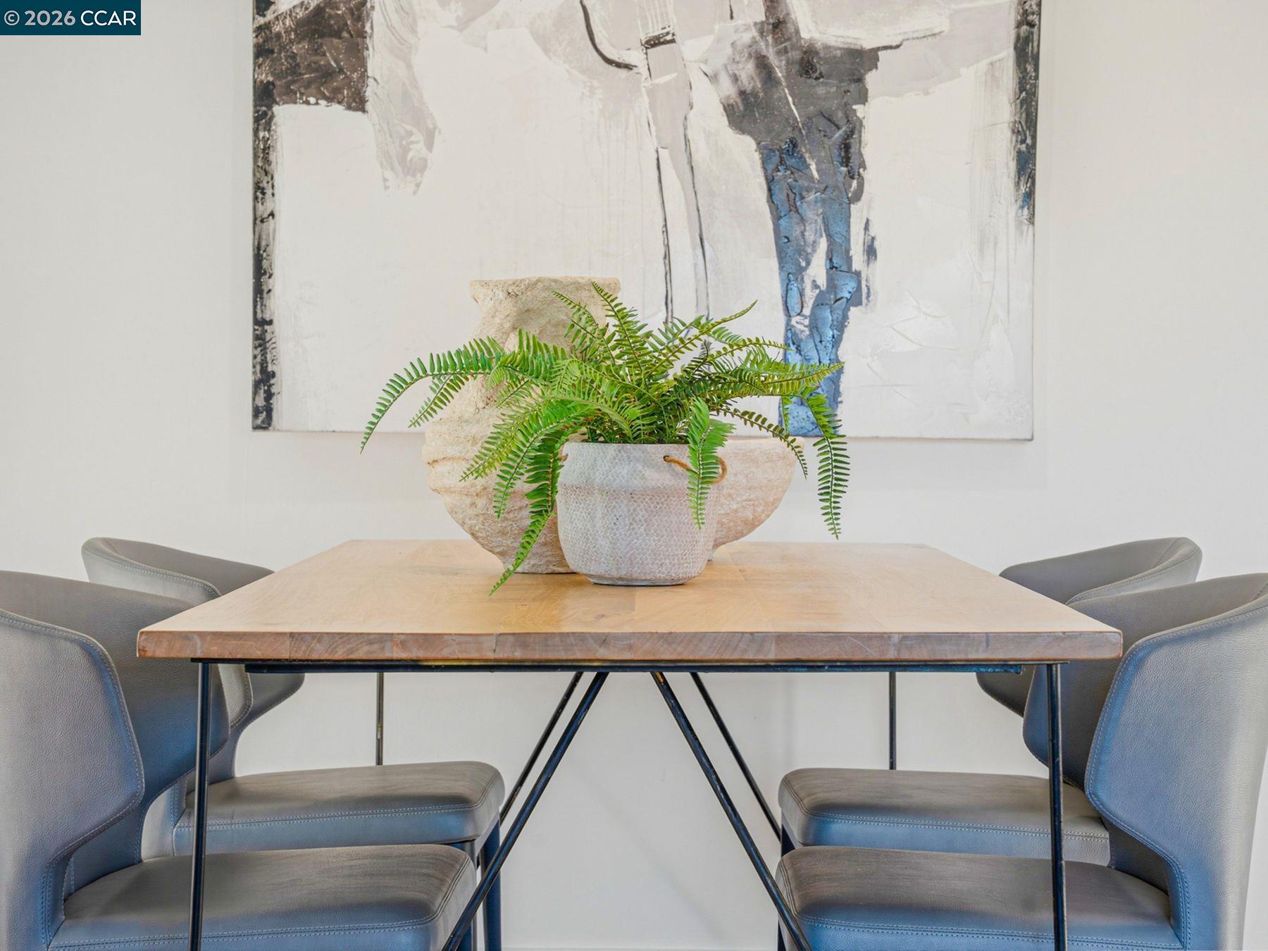 Detail Gallery Image 13 of 60 For 9 Clotilda Ct, Mill Valley,  CA 94941 - 5 Beds | 3 Baths