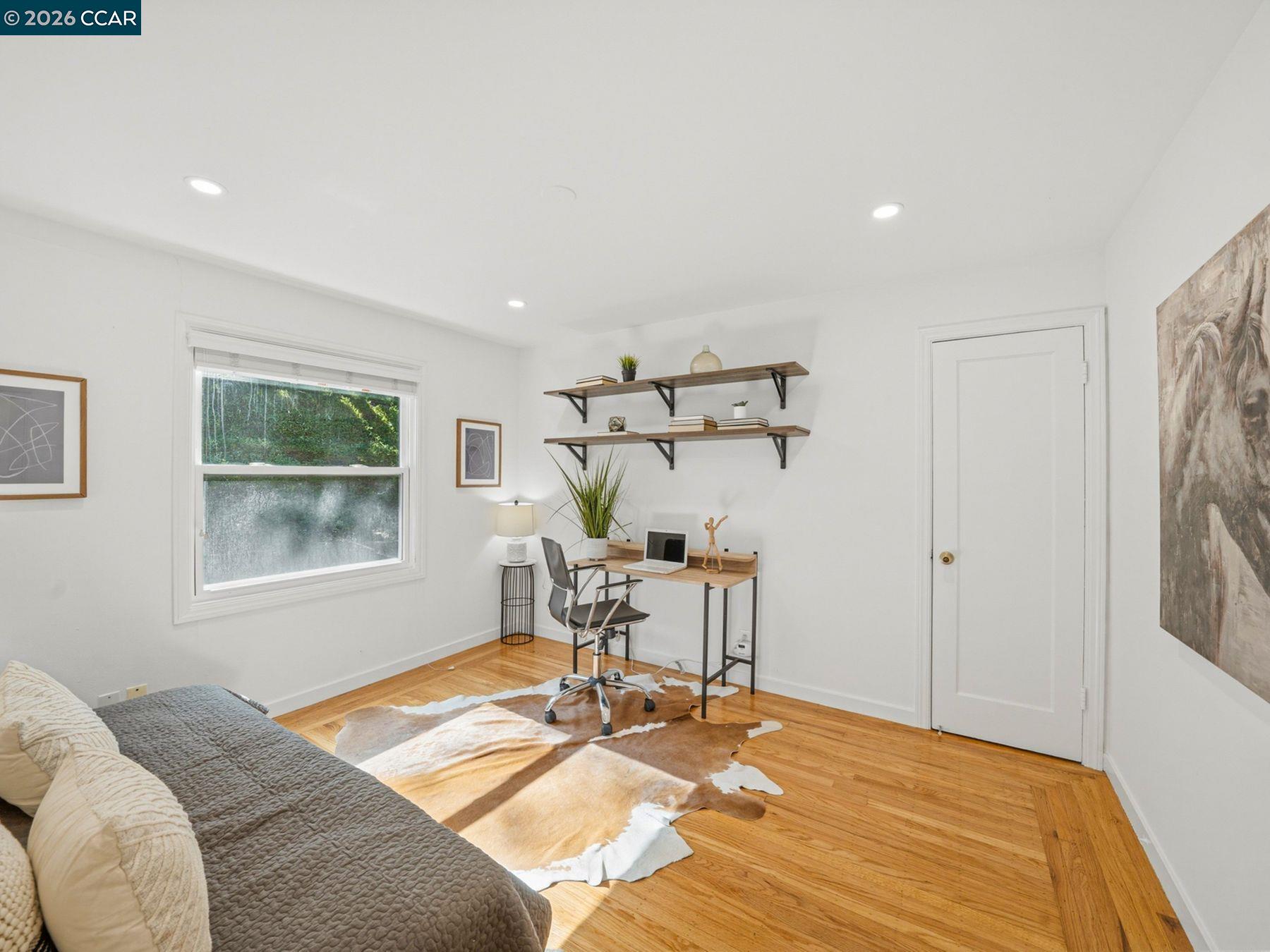 Detail Gallery Image 24 of 60 For 9 Clotilda Ct, Mill Valley,  CA 94941 - 5 Beds | 3 Baths