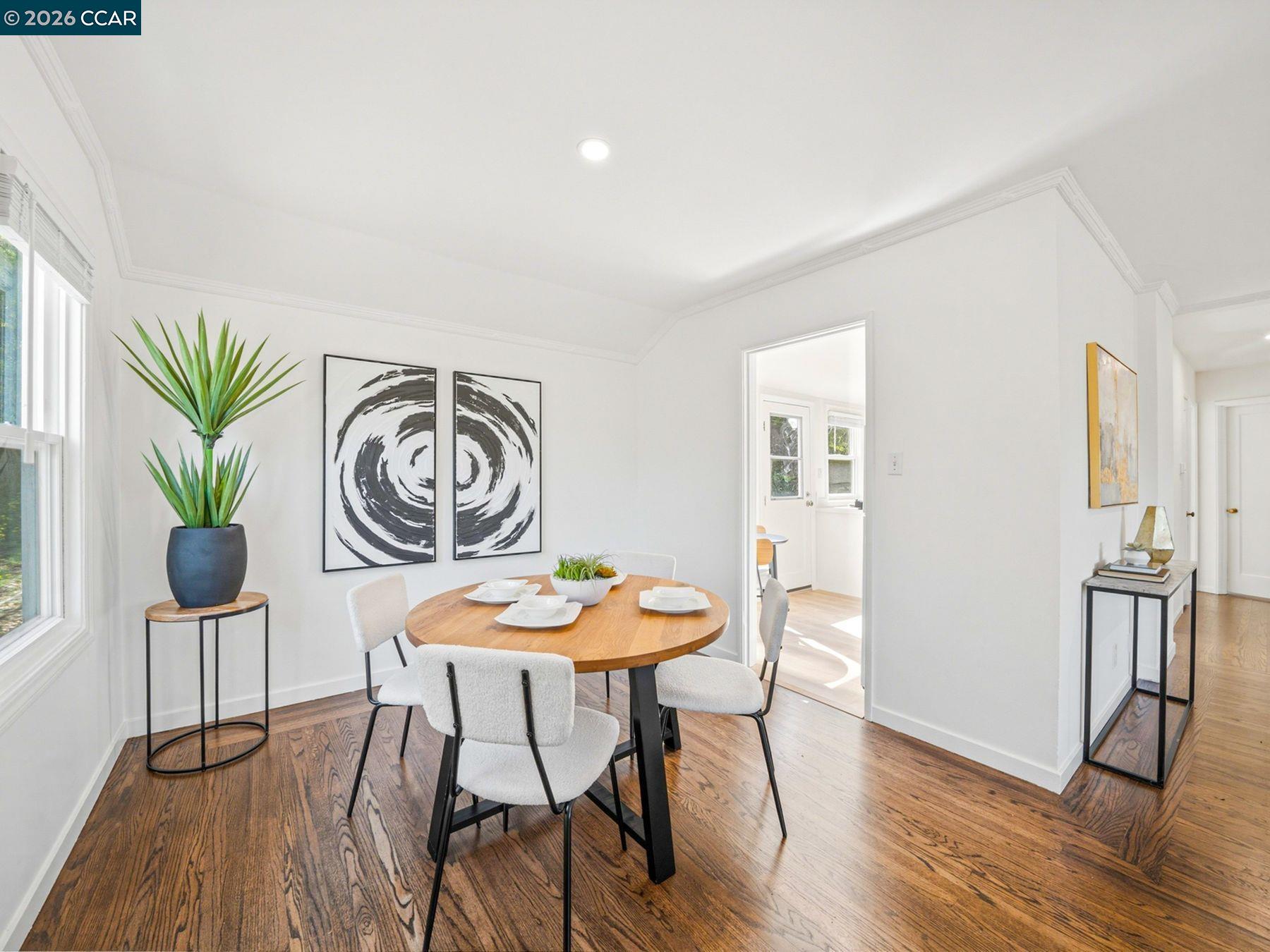 Detail Gallery Image 37 of 60 For 9 Clotilda Ct, Mill Valley,  CA 94941 - 5 Beds | 3 Baths