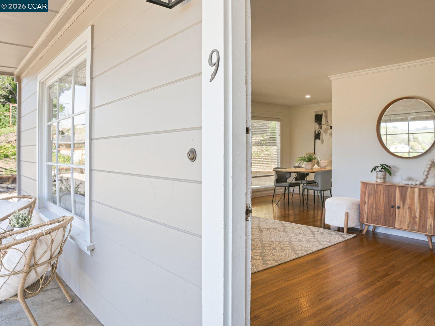 Detail Gallery Image 6 of 60 For 9 Clotilda Ct, Mill Valley,  CA 94941 - 5 Beds | 3 Baths