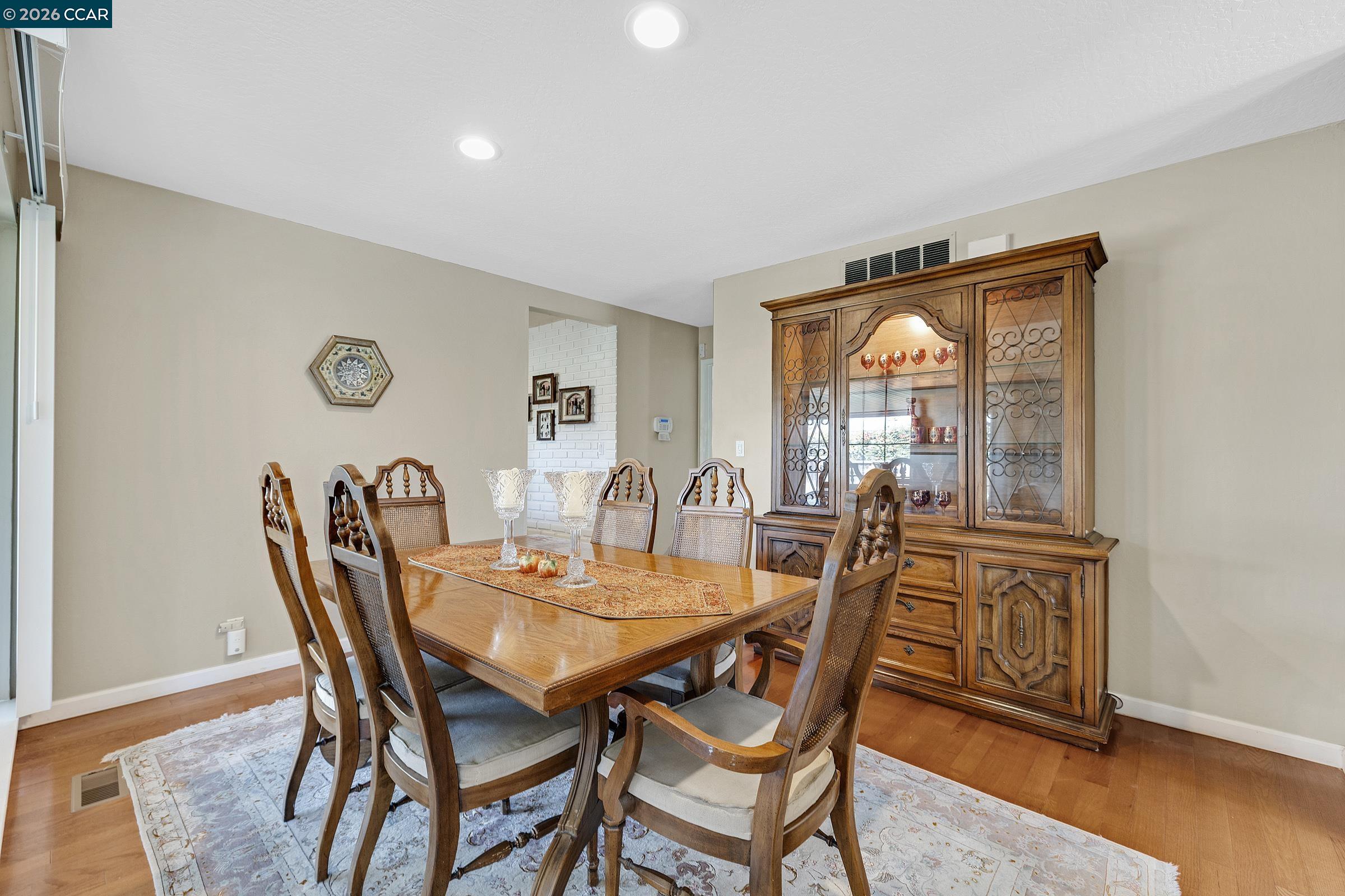 Detail Gallery Image 7 of 30 For 4028 Kirk Rd, San Jose,  CA 95124 - 3 Beds | 2 Baths