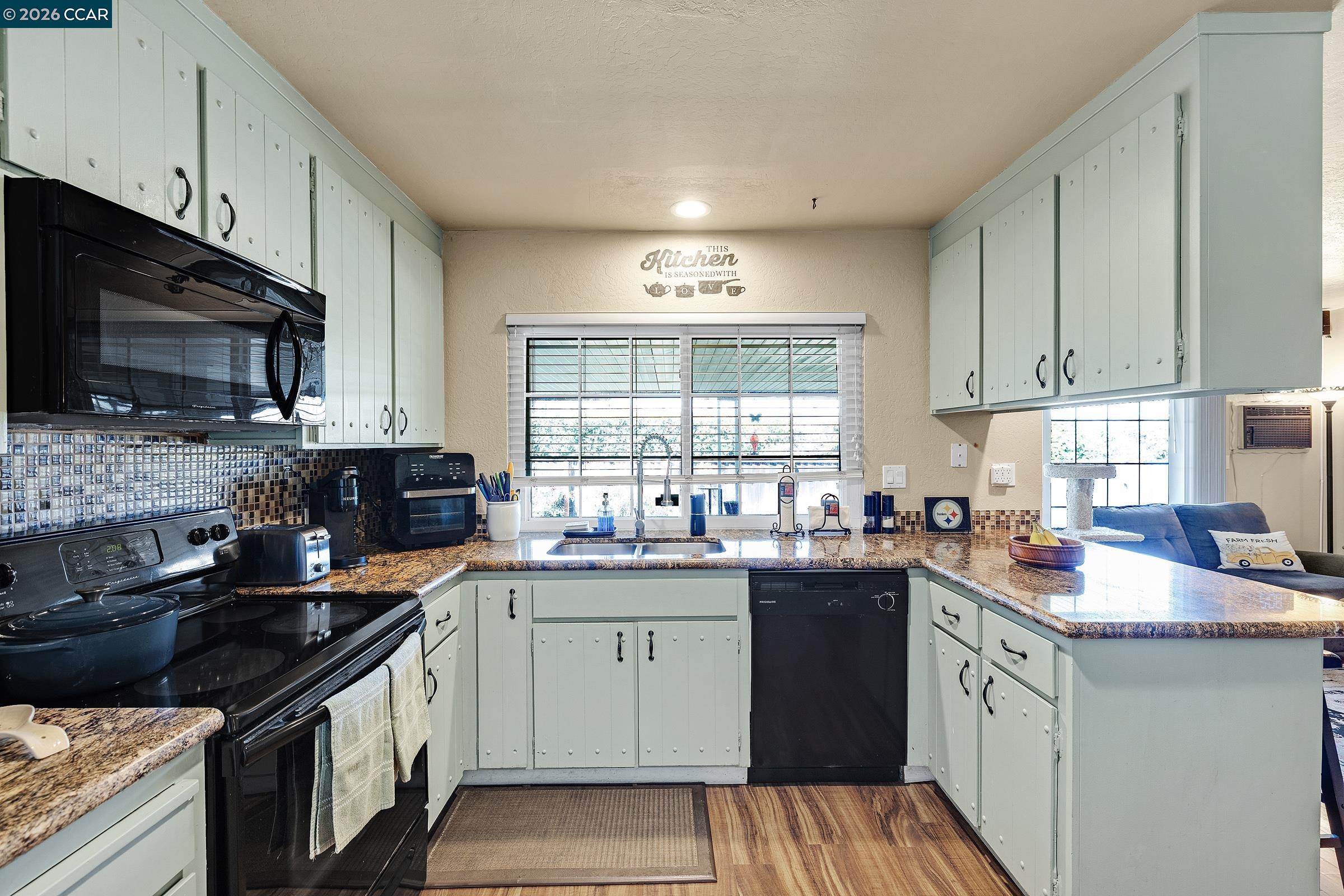 Detail Gallery Image 8 of 30 For 4028 Kirk Rd, San Jose,  CA 95124 - 3 Beds | 2 Baths