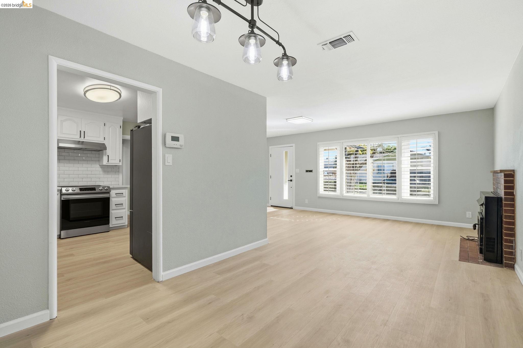 Detail Gallery Image 10 of 18 For 795 Rosewood Avenue, Vallejo,  CA 94591 - 3 Beds | 2 Baths