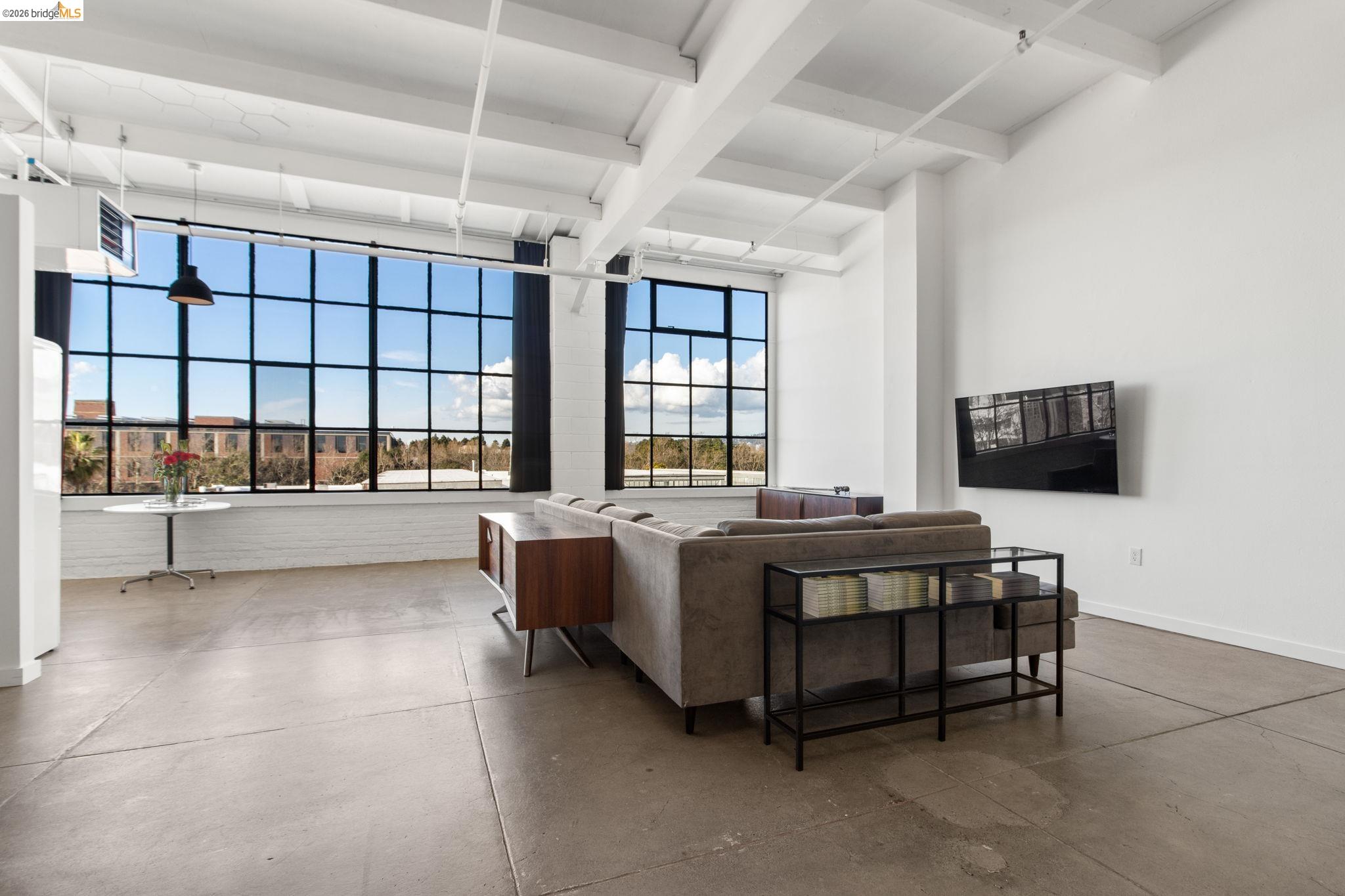 Detail Gallery Image 5 of 51 For 4053 Harlan St #313,  Emeryville,  CA 94608 - 1 Beds | 1 Baths