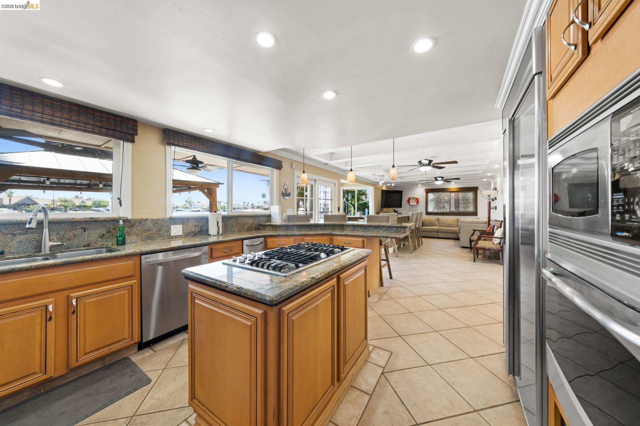 Detail Gallery Image 14 of 43 For 5034 Double Point Way, Discovery Bay,  CA 94505 - 4 Beds | 3 Baths