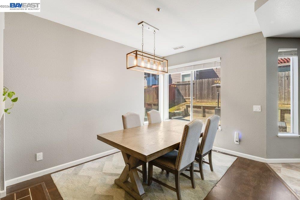 Detail Gallery Image 12 of 40 For 97 Del Sur St, Vallejo,  CA 94591 - 3 Beds | 2/1 Baths