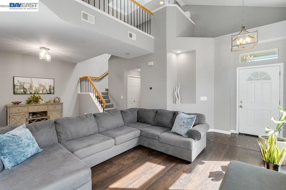 Detail Gallery Image 4 of 40 For 97 Del Sur St, Vallejo,  CA 94591 - 3 Beds | 2/1 Baths