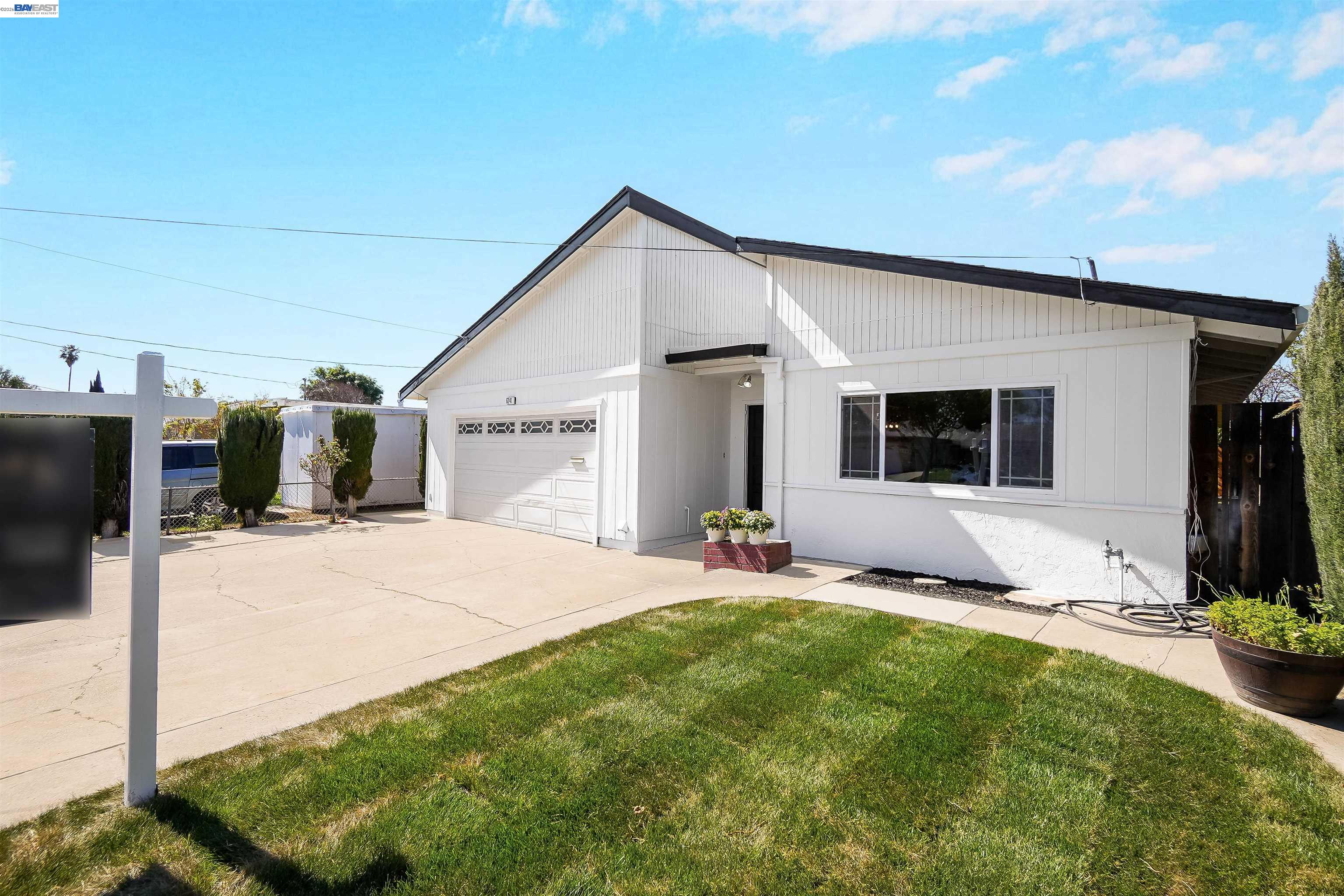 Detail Gallery Image 4 of 47 For 6241 Cotton Ave, Newark,  CA 94560 - 4 Beds | 2 Baths