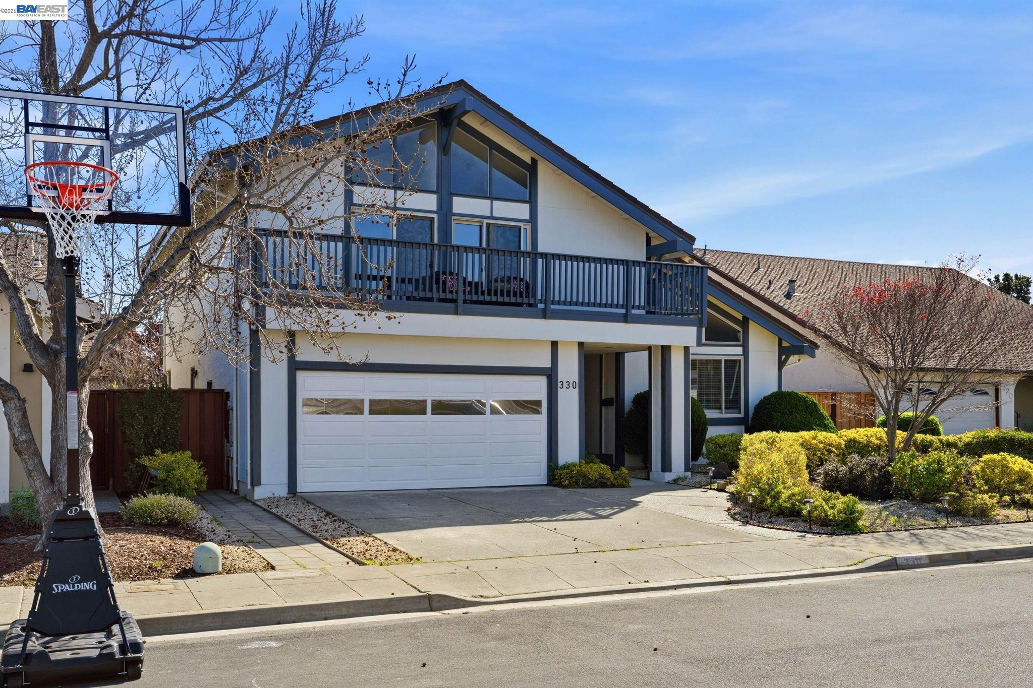 Detail Gallery Image 2 of 42 For 330 Tampa Ct, Foster City,  CA 94404 - 4 Beds | 2/1 Baths