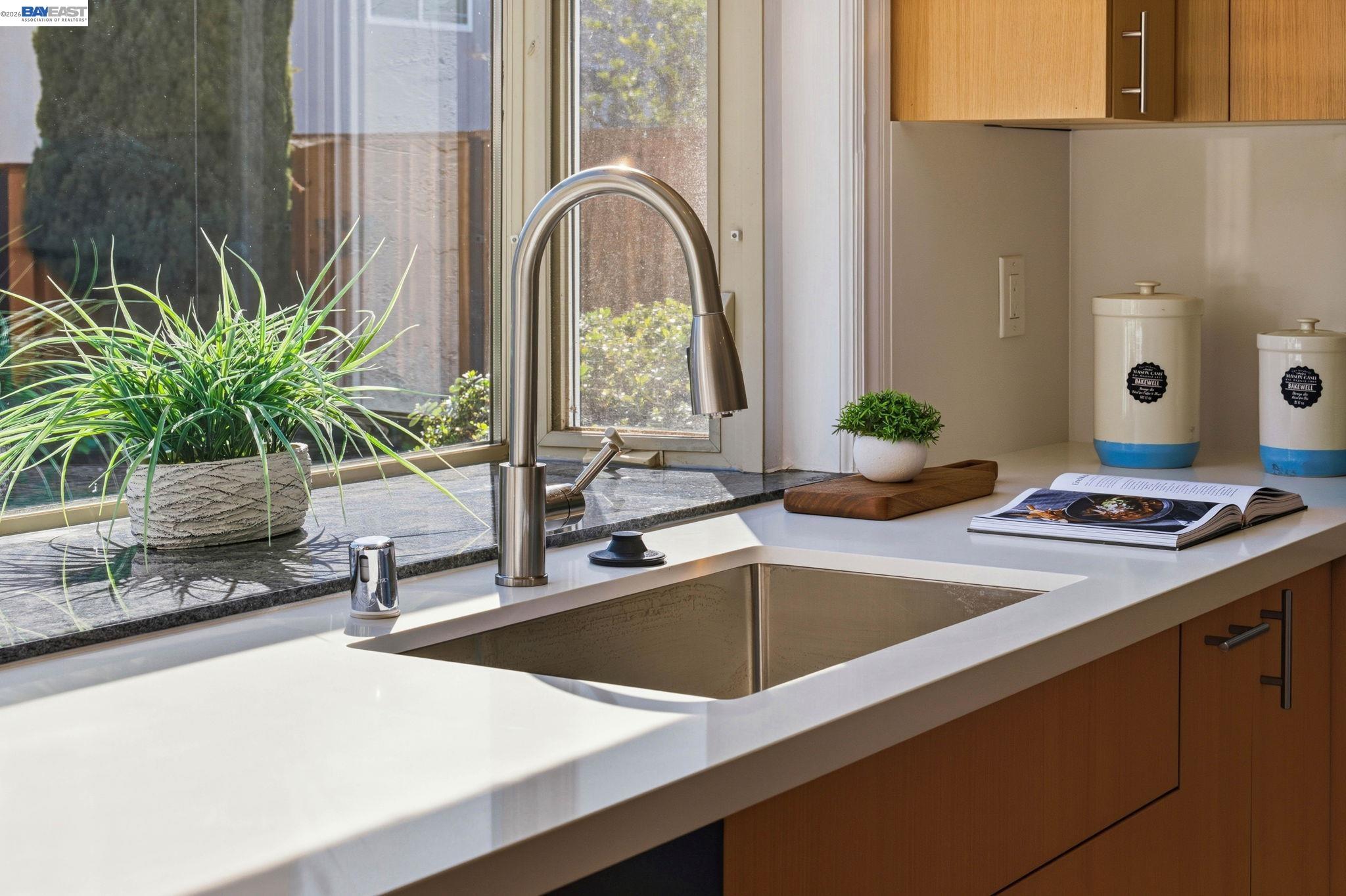 Detail Gallery Image 14 of 42 For 330 Tampa Ct, Foster City,  CA 94404 - 4 Beds | 2/1 Baths