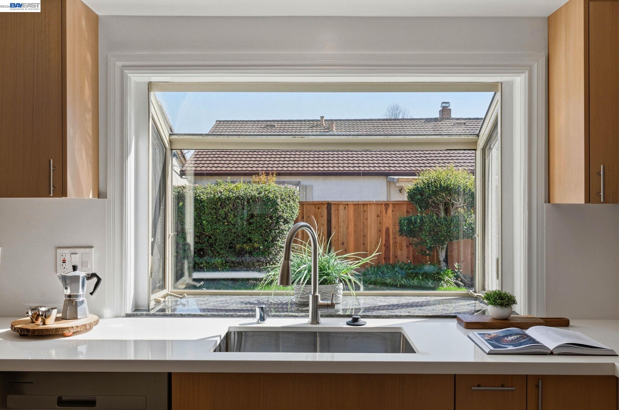 Detail Gallery Image 15 of 42 For 330 Tampa Ct, Foster City,  CA 94404 - 4 Beds | 2/1 Baths