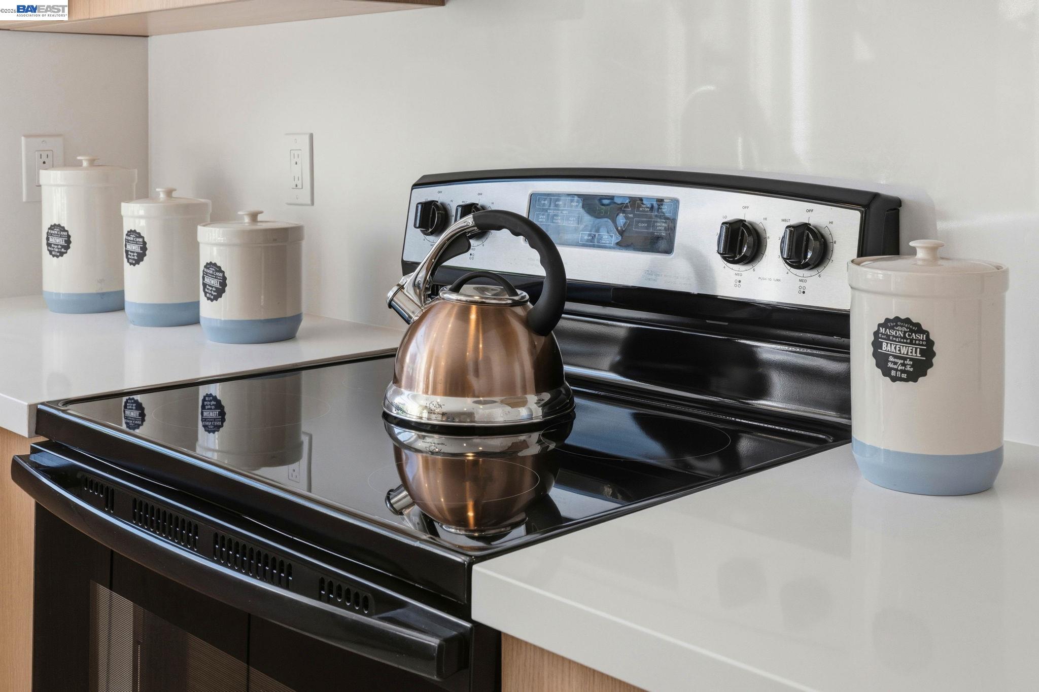 Detail Gallery Image 16 of 42 For 330 Tampa Ct, Foster City,  CA 94404 - 4 Beds | 2/1 Baths