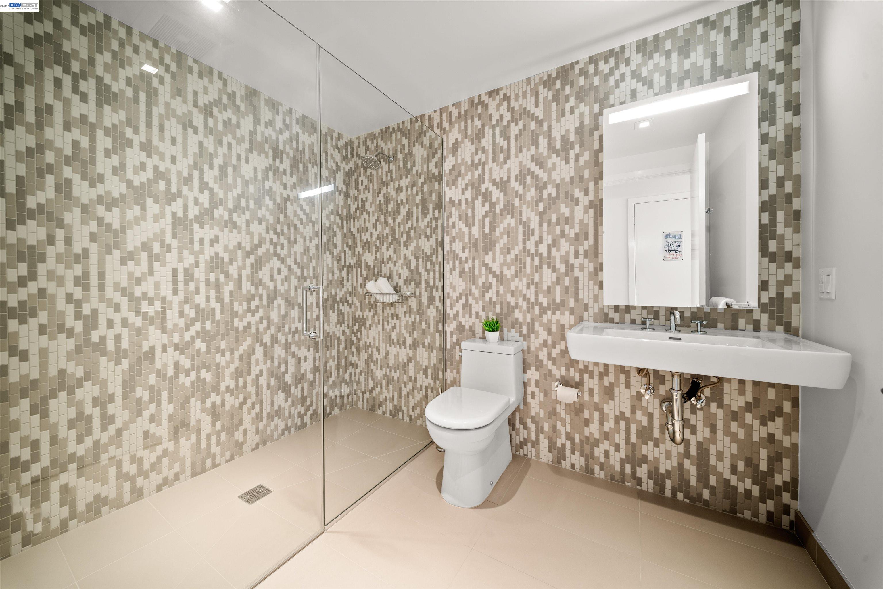 Detail Gallery Image 34 of 59 For 580 Hayes St #203,  San Francisco,  CA 94102 - 2 Beds | 2 Baths