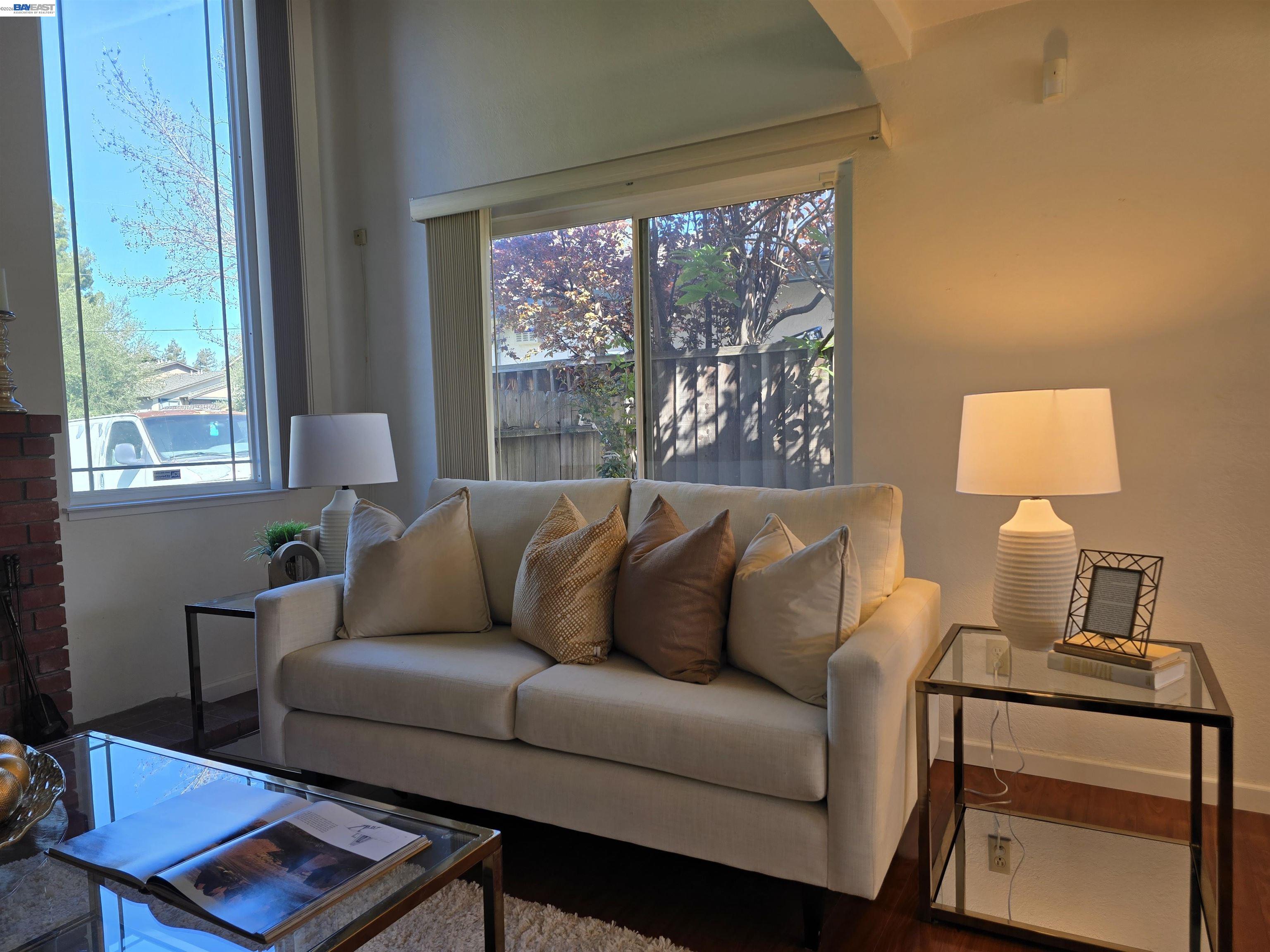 Detail Gallery Image 11 of 60 For 161 Hackamore Ln, Fremont,  CA 94539 - 4 Beds | 2/1 Baths