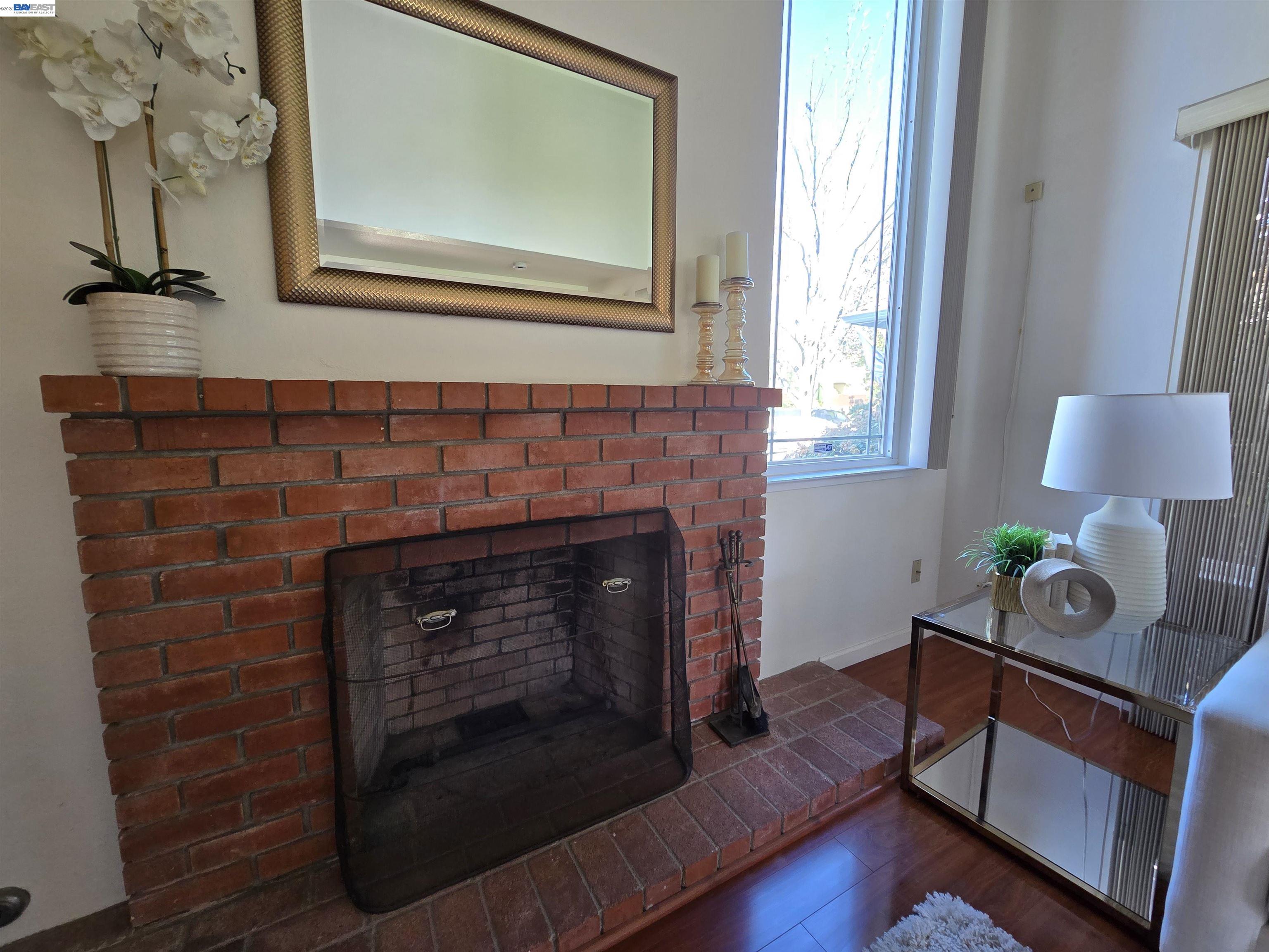 Detail Gallery Image 13 of 60 For 161 Hackamore Ln, Fremont,  CA 94539 - 4 Beds | 2/1 Baths