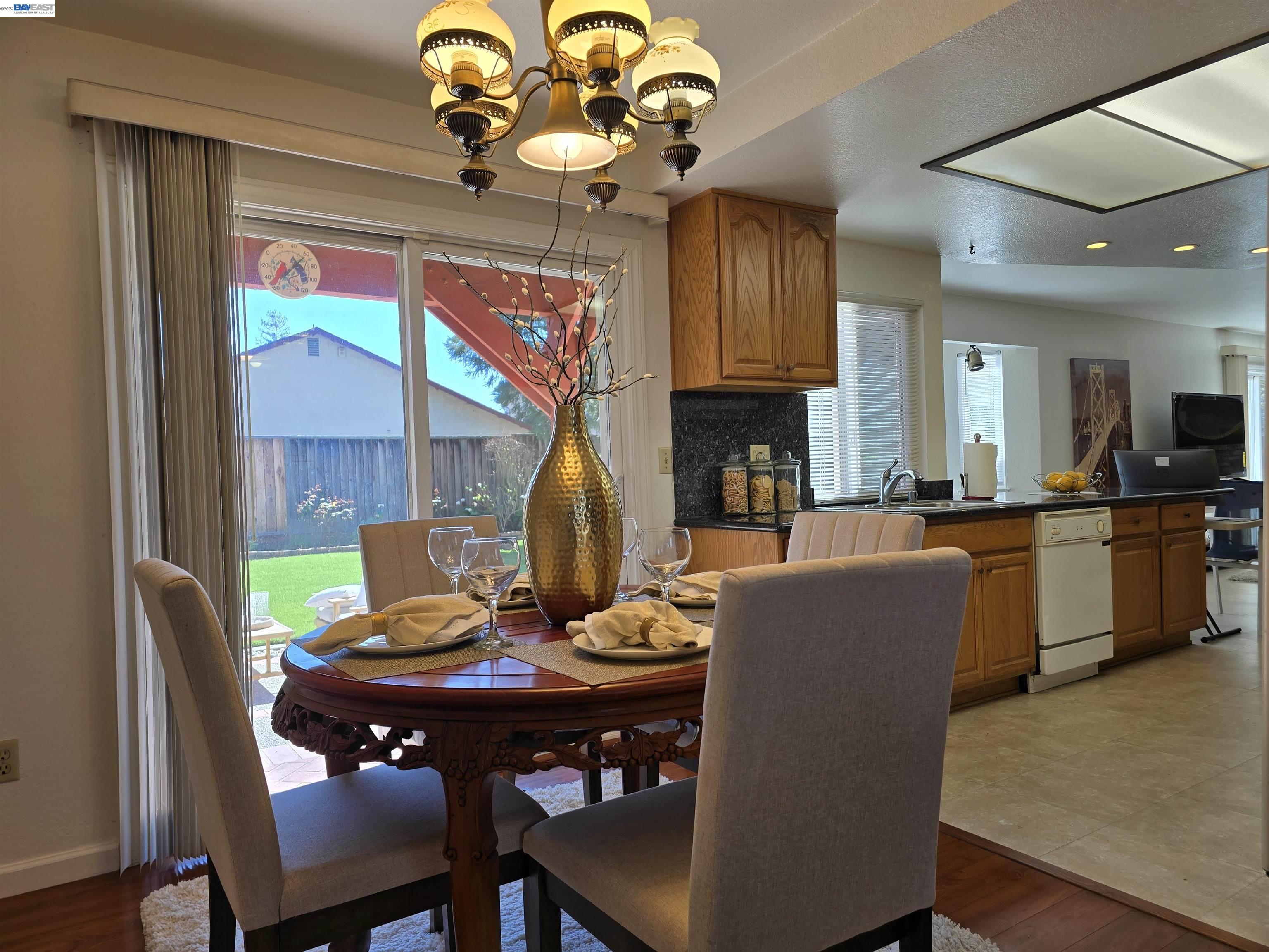 Detail Gallery Image 17 of 60 For 161 Hackamore Ln, Fremont,  CA 94539 - 4 Beds | 2/1 Baths