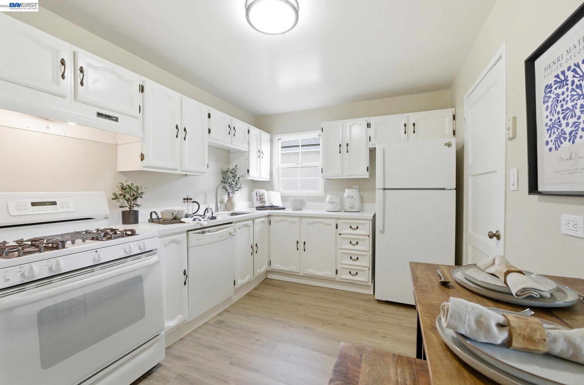 Detail Gallery Image 12 of 28 For 16035 via Descanso, San Lorenzo,  CA 94580 - 3 Beds | 1 Baths