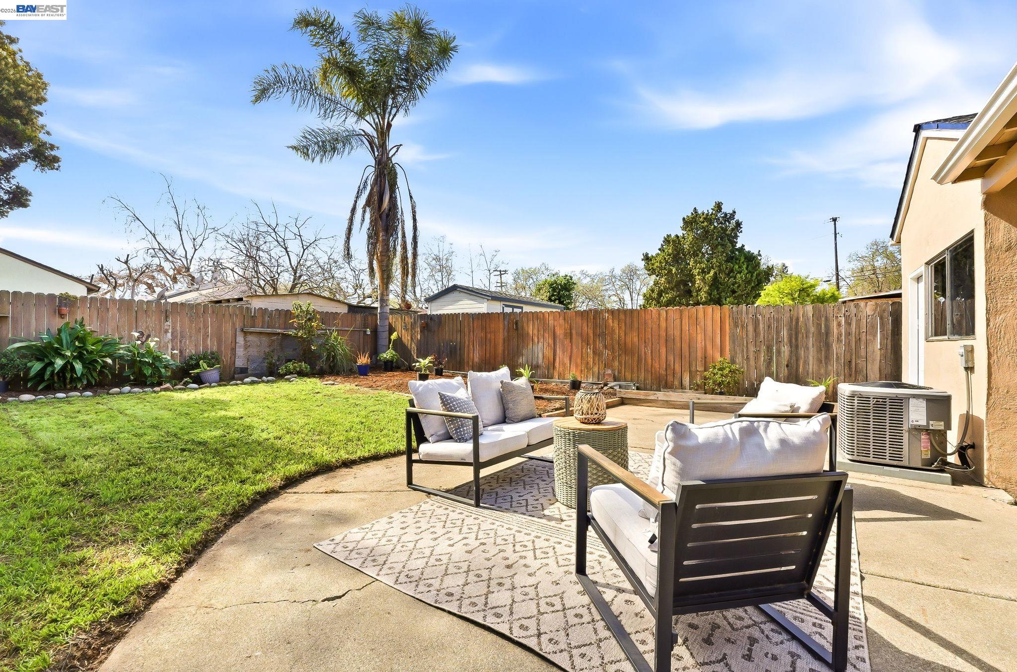 Detail Gallery Image 23 of 28 For 16035 via Descanso, San Lorenzo,  CA 94580 - 3 Beds | 1 Baths