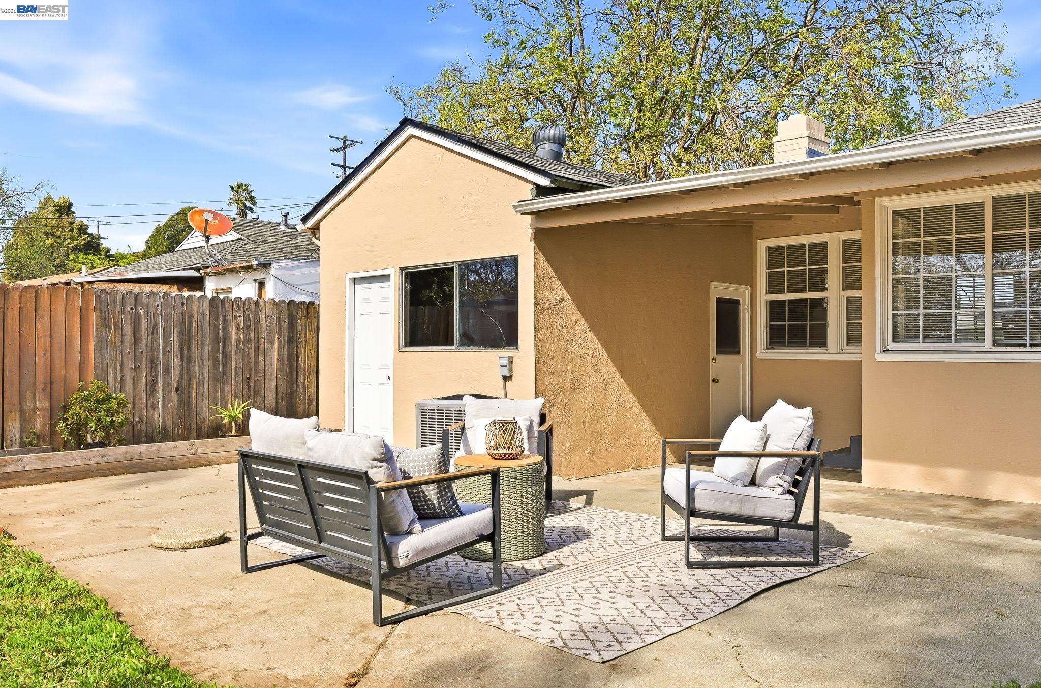 Detail Gallery Image 28 of 28 For 16035 via Descanso, San Lorenzo,  CA 94580 - 3 Beds | 1 Baths