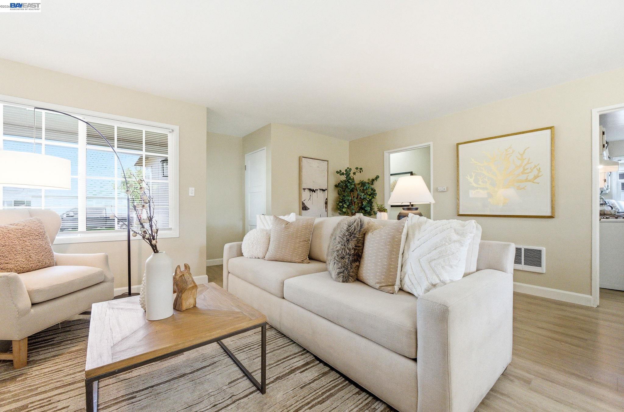 Detail Gallery Image 8 of 28 For 16035 via Descanso, San Lorenzo,  CA 94580 - 3 Beds | 1 Baths